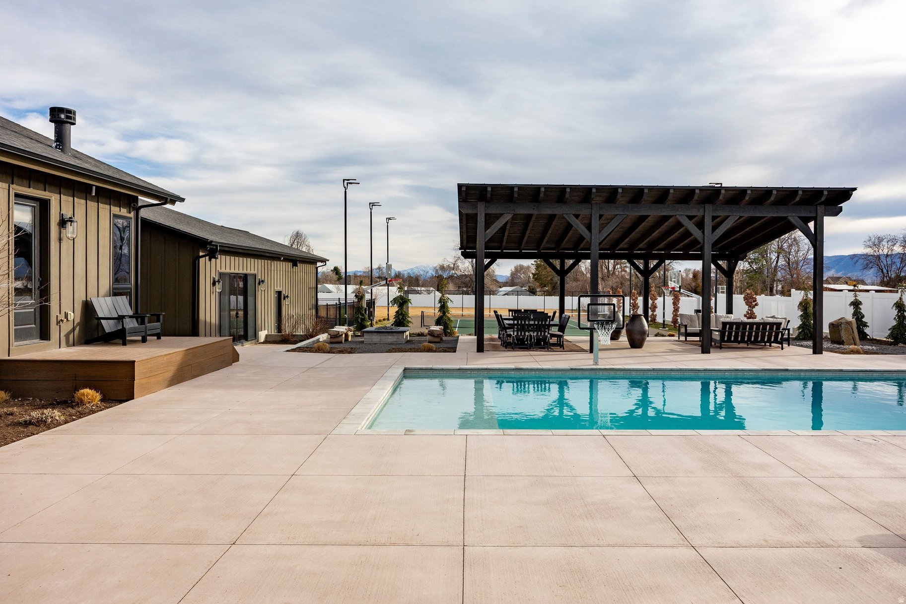 HHC HIGHLAND - Residential