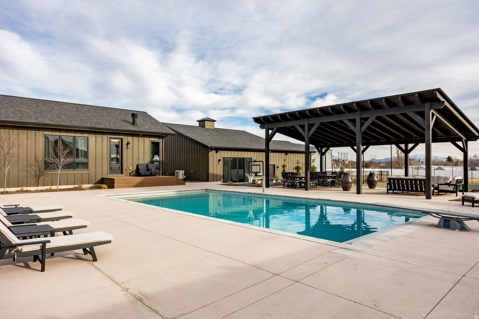 HHC HIGHLAND - Residential