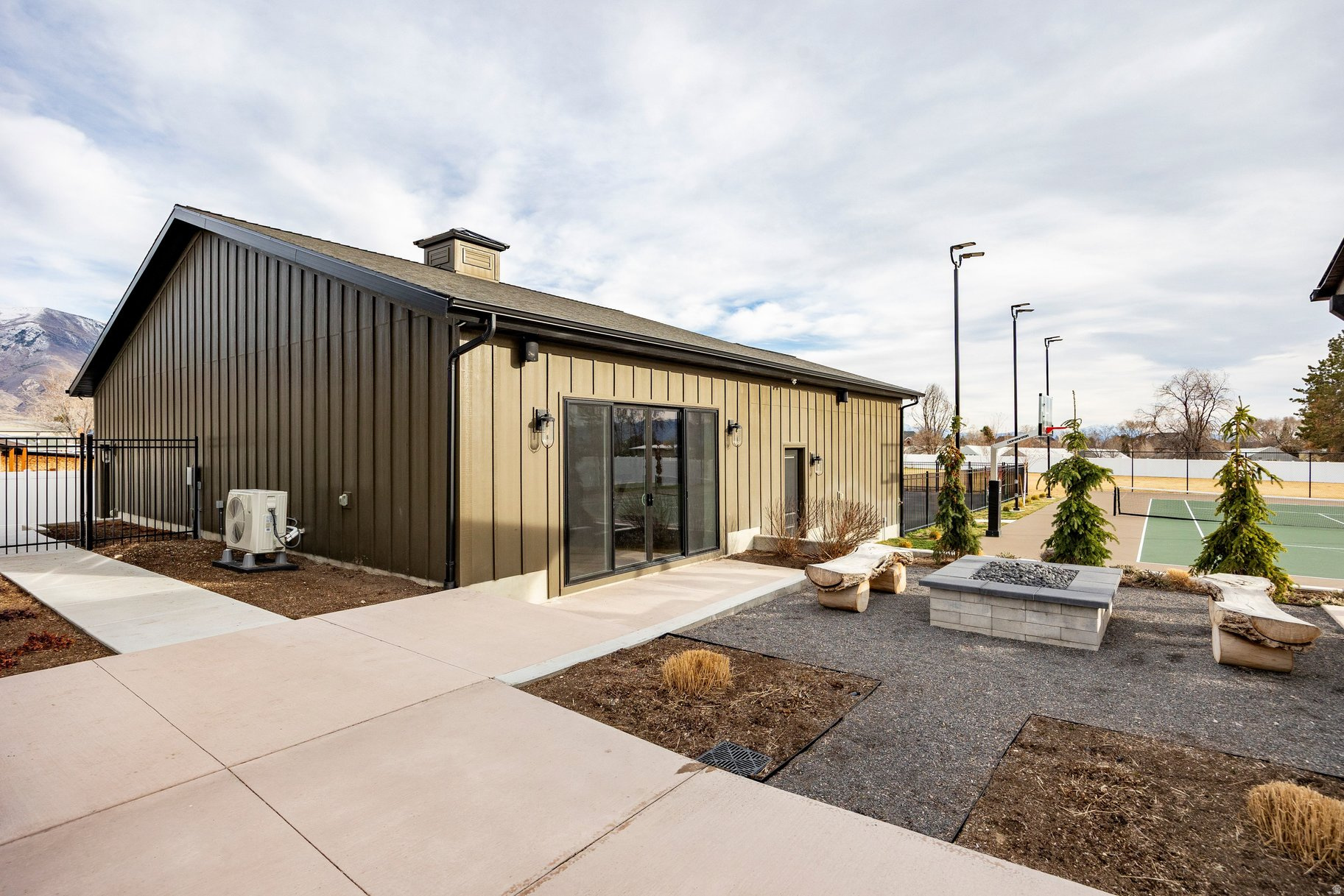 HHC HIGHLAND - Residential