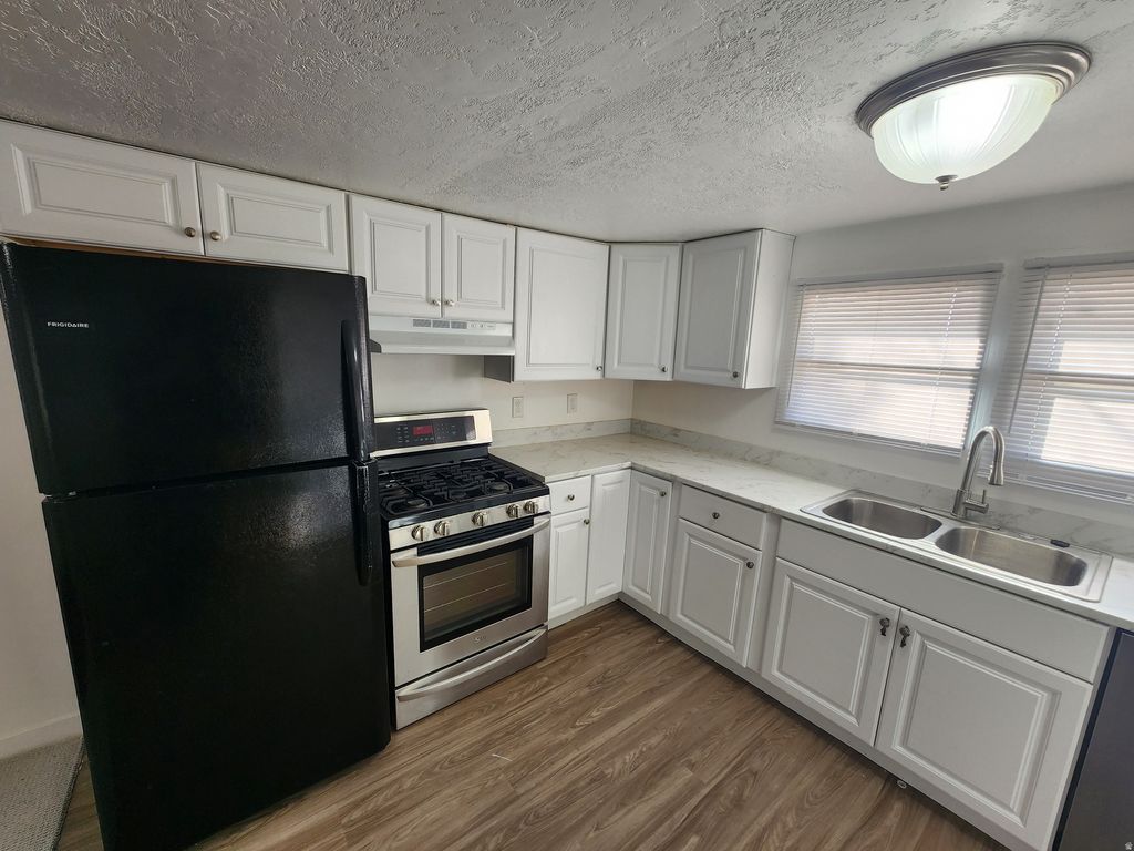 Photo of 900 S CENTURY DR #72, Ogden, UT 84404 (MLS # 2125075)