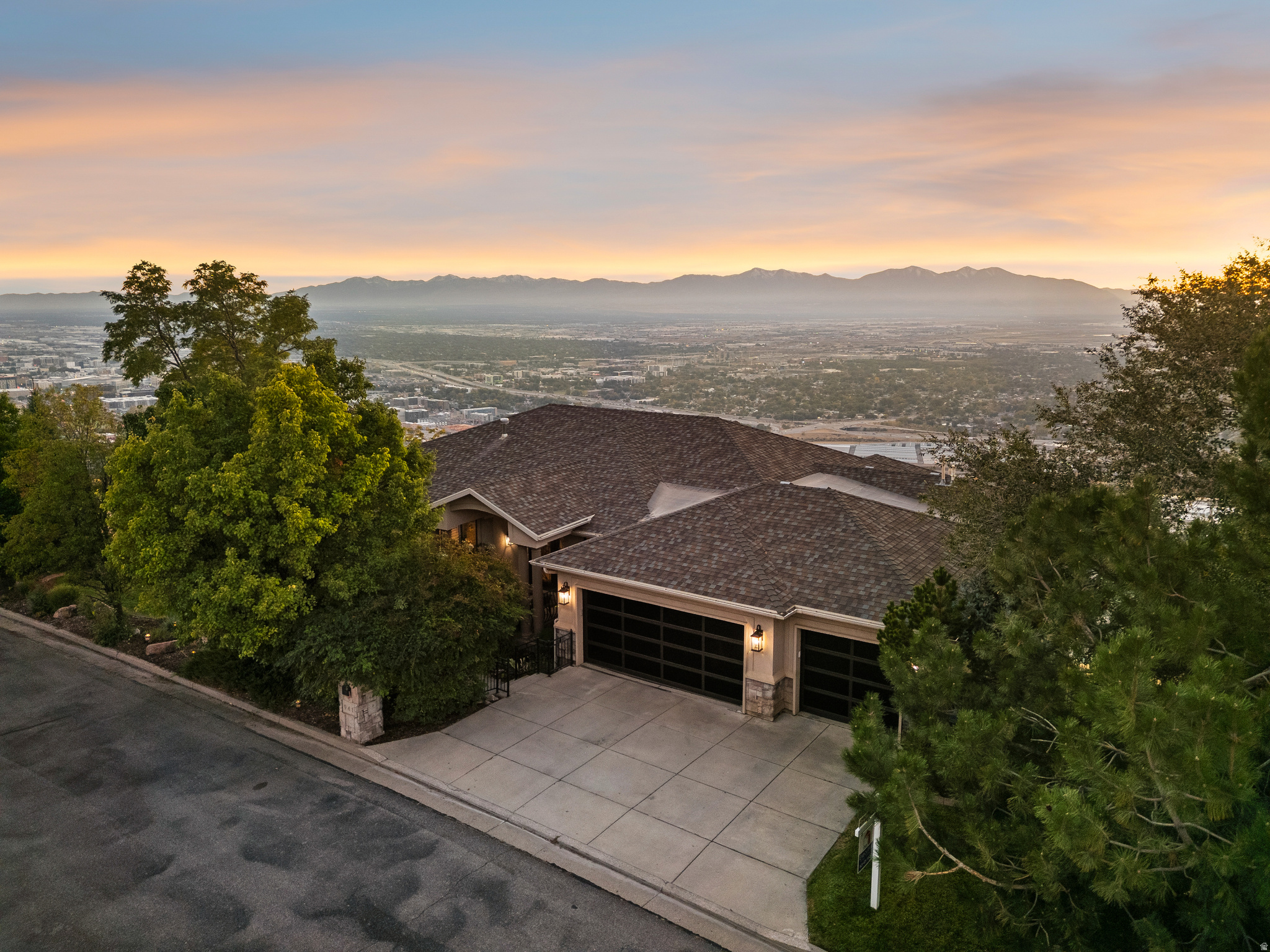 DORCHESTER POINTE PLAT A PUD - Residential