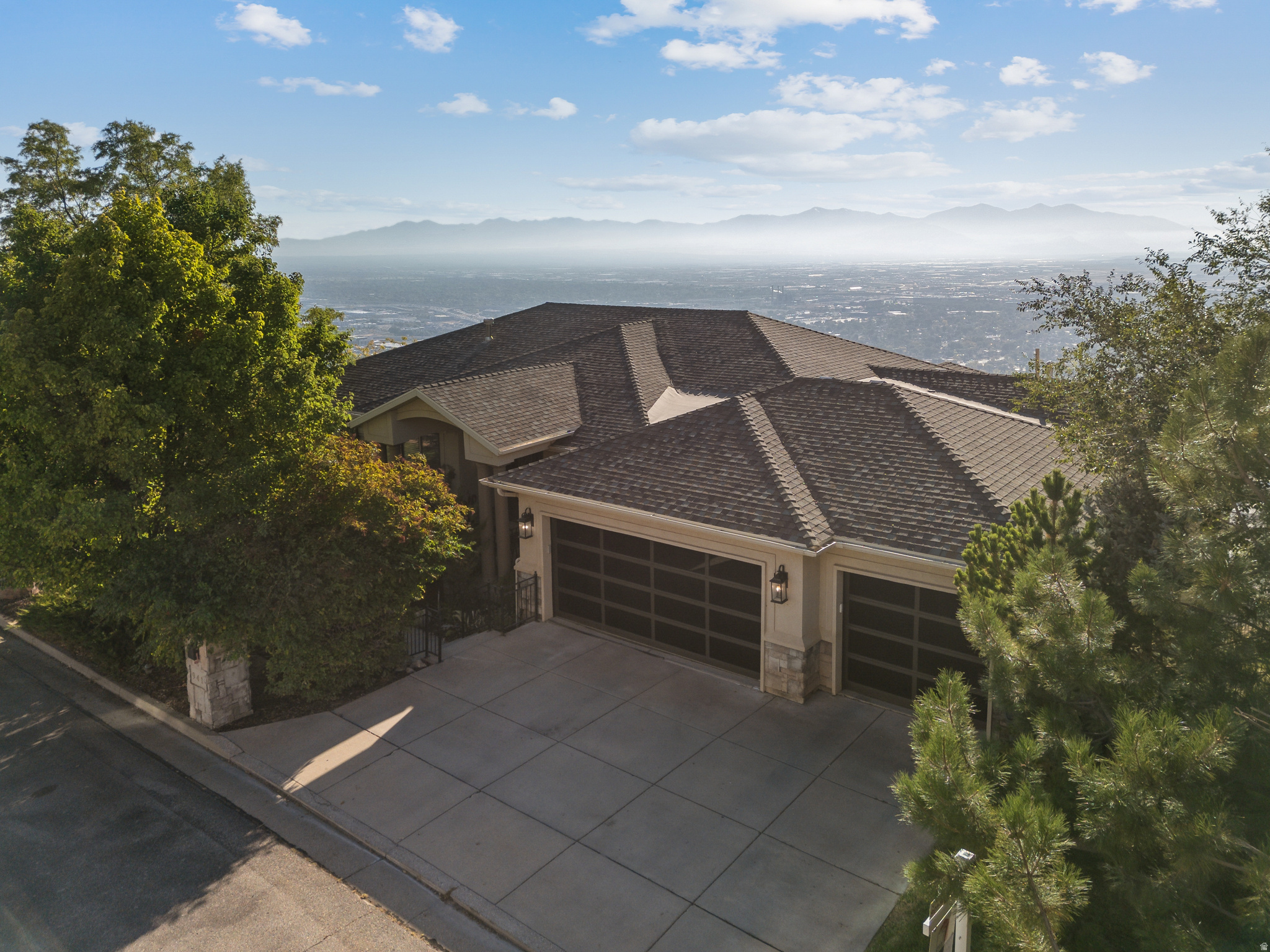 DORCHESTER POINTE PLAT A PUD - Residential
