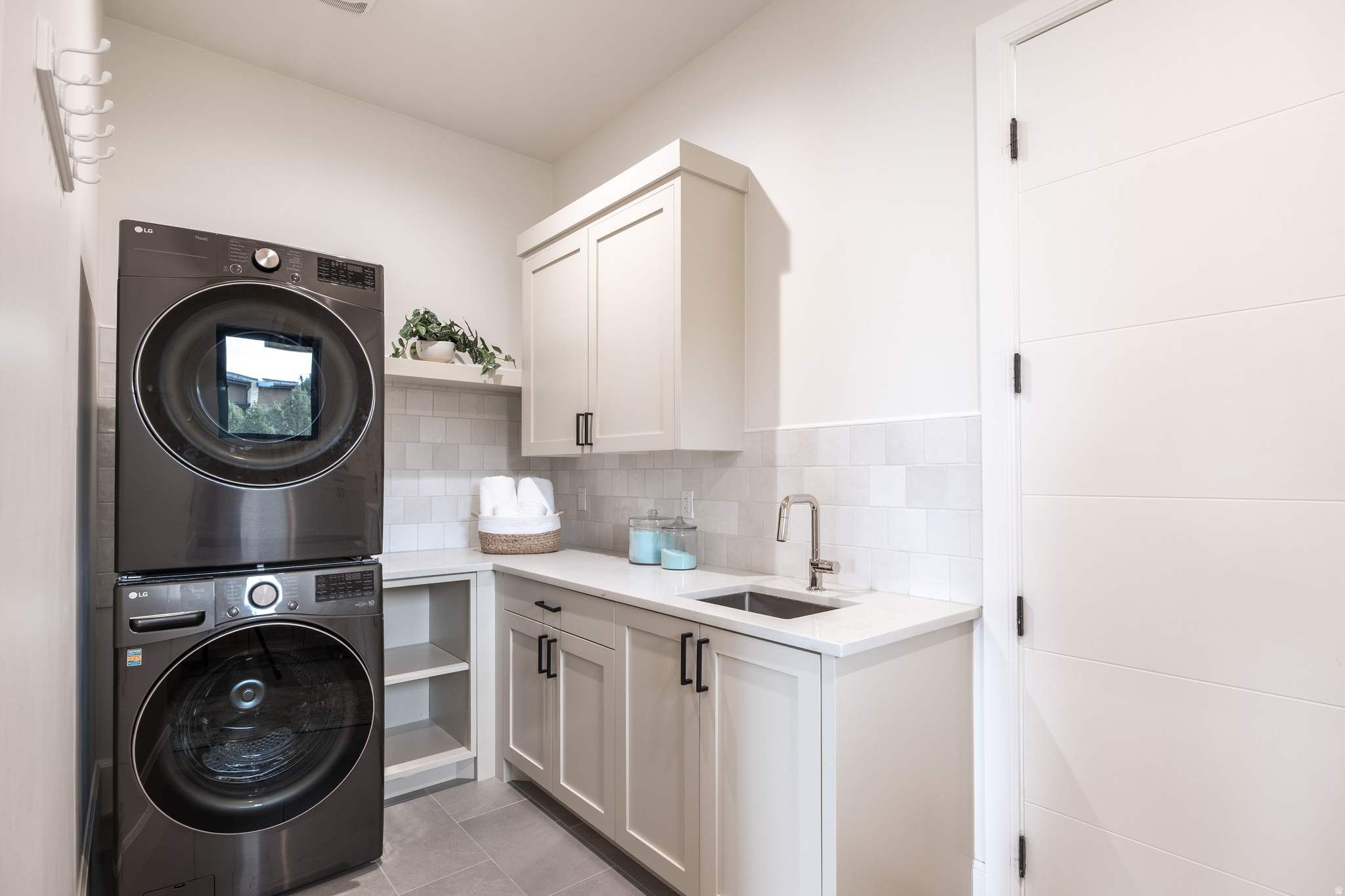 RED LEDGES - Residential