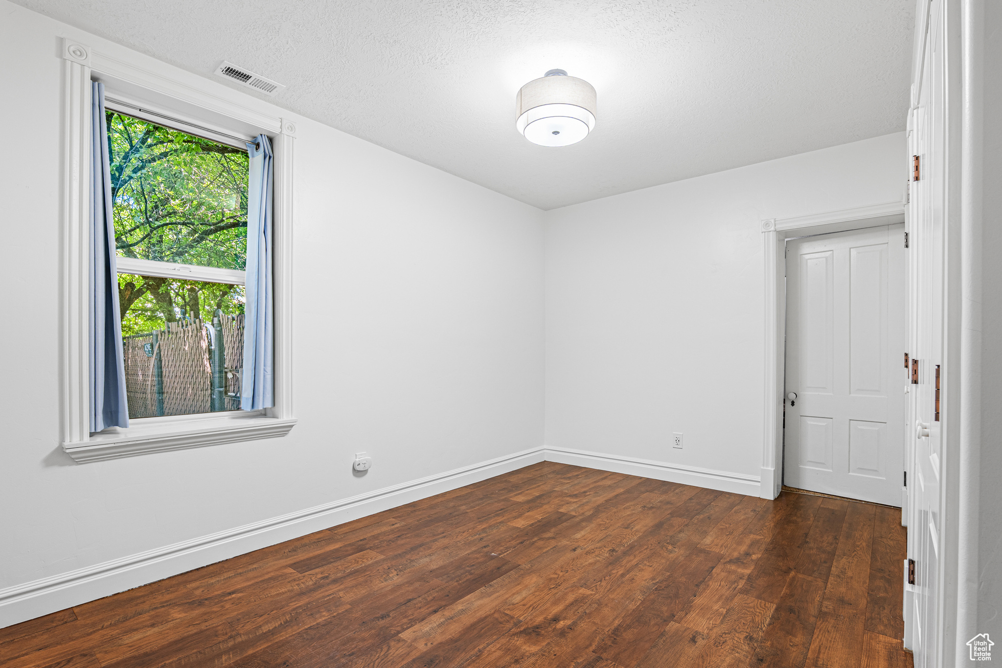 Mapleton, Utah 84664, United States, 3 Bedrooms Bedrooms, ,2 BathroomsBathrooms,Residential,Active,157752