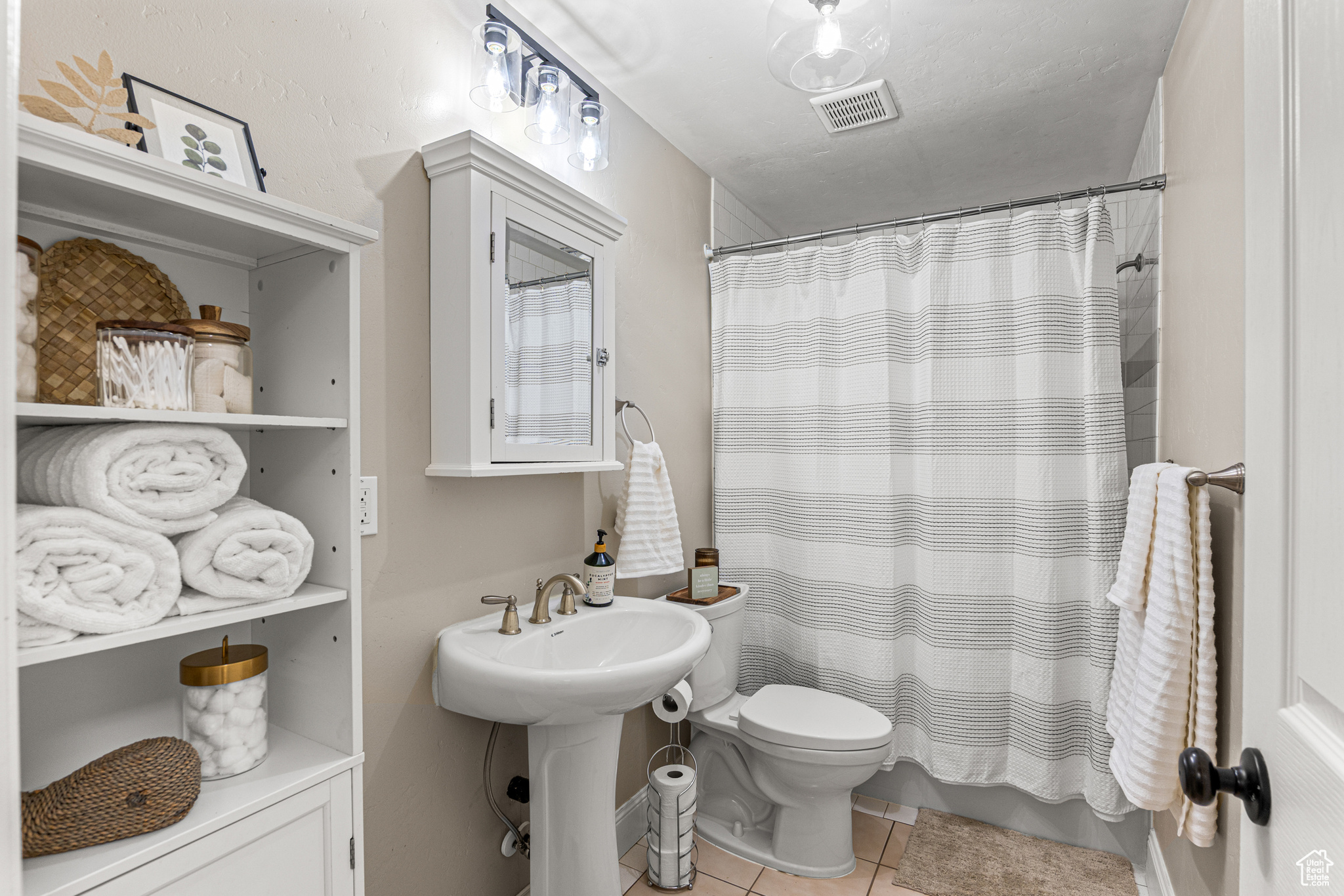 Mapleton, Utah 84664, United States, 3 Bedrooms Bedrooms, ,2 BathroomsBathrooms,Residential,Active,157752