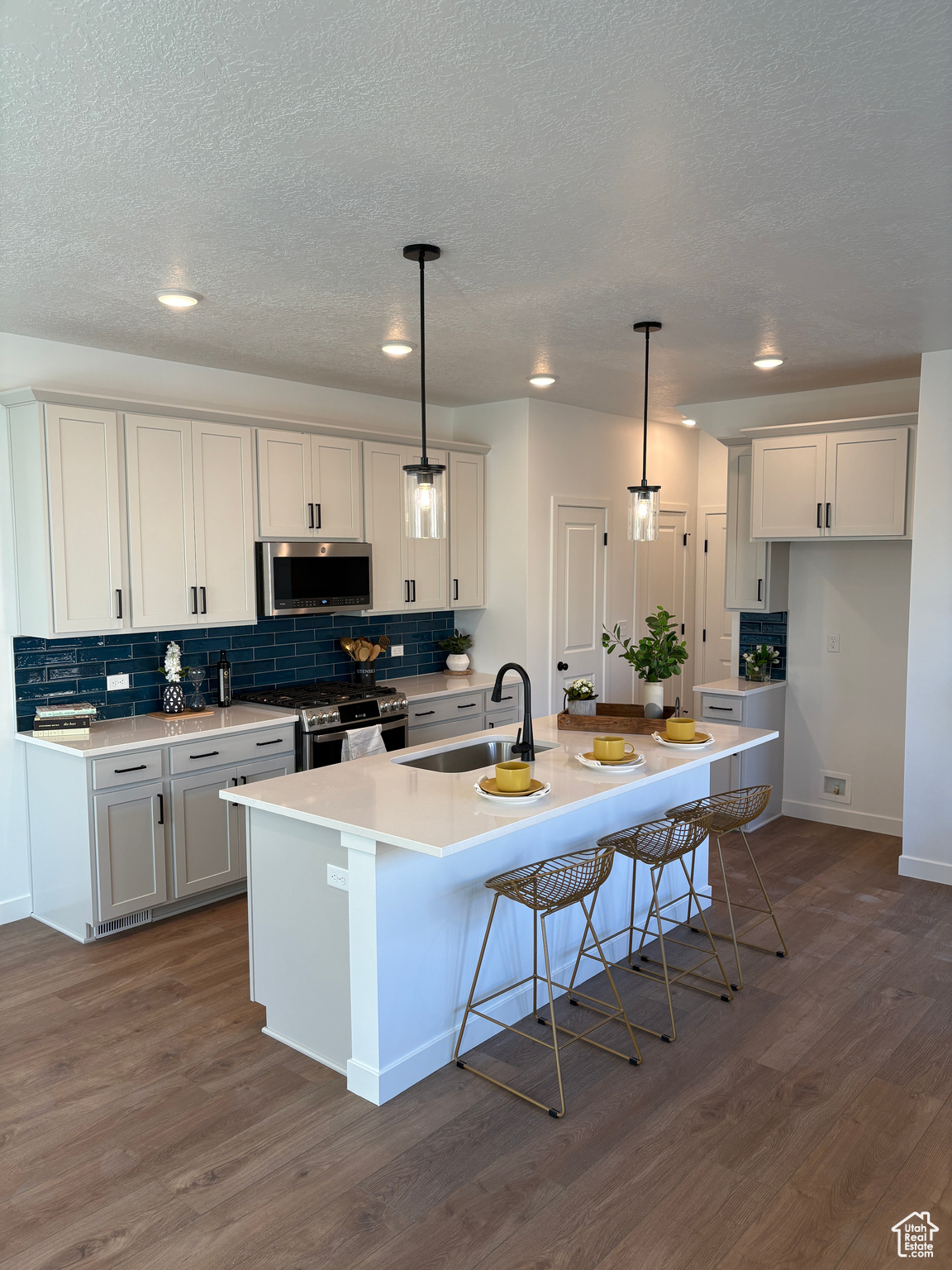 CARRIAGES AT RIDGEVIEW - Residential