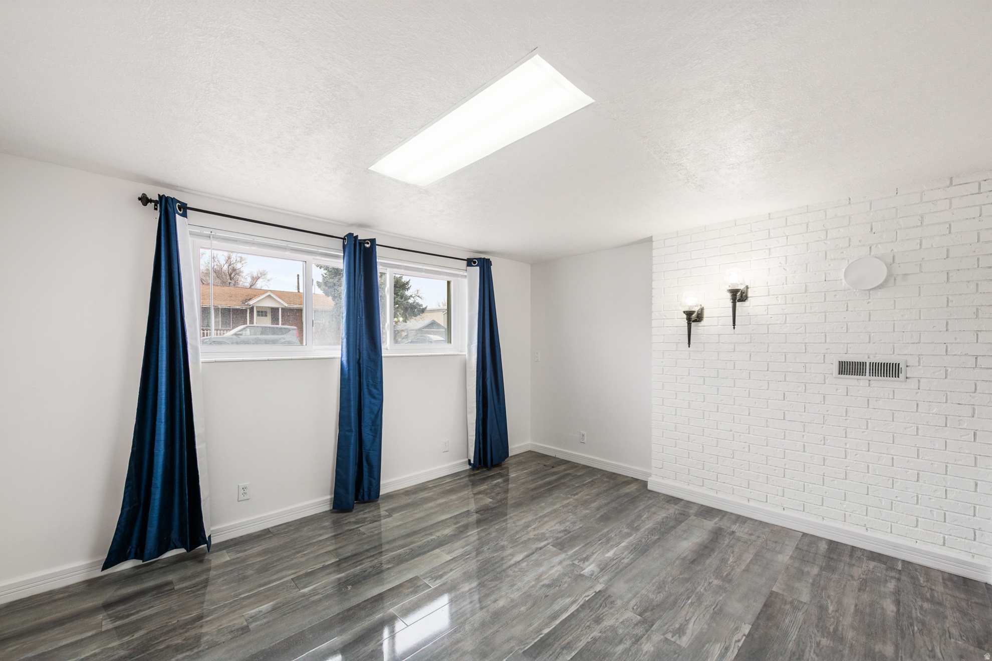 MIDVALLEY MA - Residential