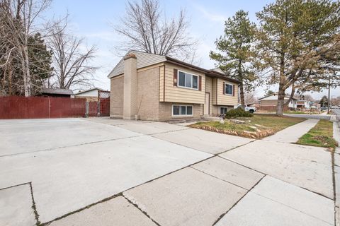 Photo of 140 W 8710 S, Sandy, UT 84070 (MLS # 2141901)