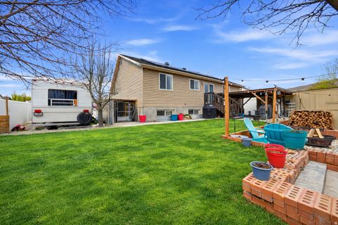Tiny photo for 2004 E JUNIPER DR N, Eagle Mountain, UT 84005 (MLS # 2141727)