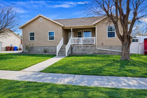 Photo of 2004 E JUNIPER DR N, Eagle Mountain, UT 84005 (MLS # 2141727)