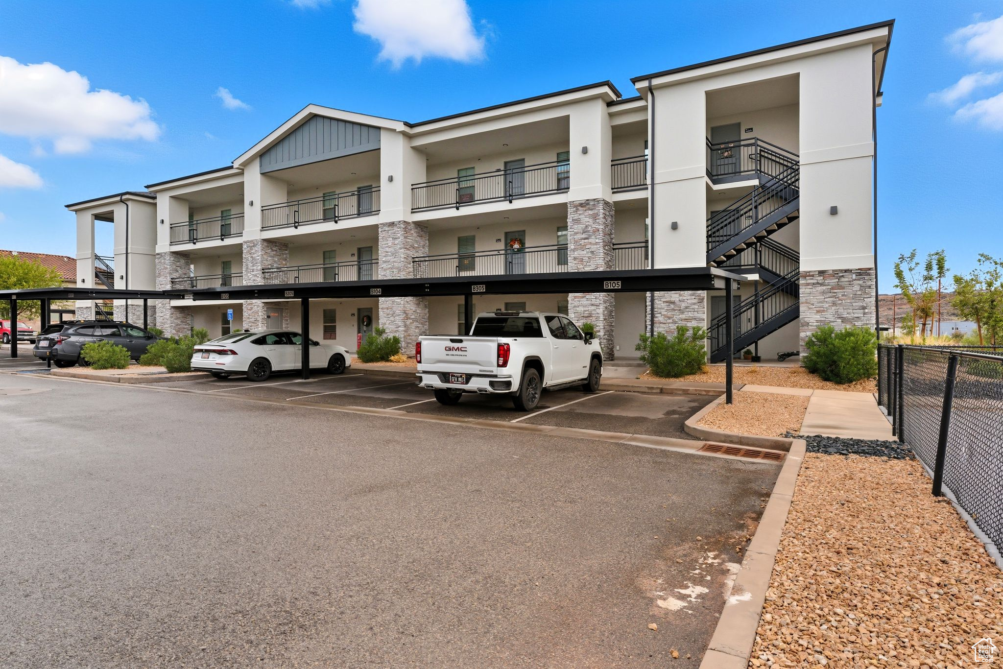 RED VISTA CONDOMINIUMS 1 - Residential