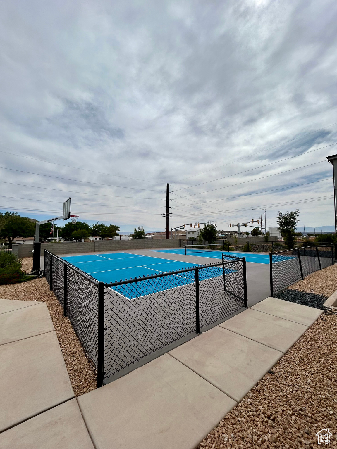 RED VISTA CONDOMINIUMS 1 - Residential