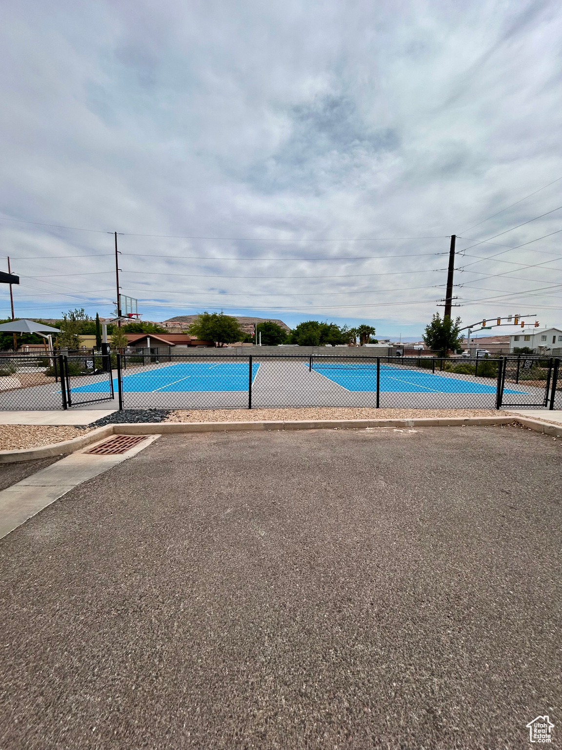 RED VISTA CONDOMINIUMS 1 - Residential