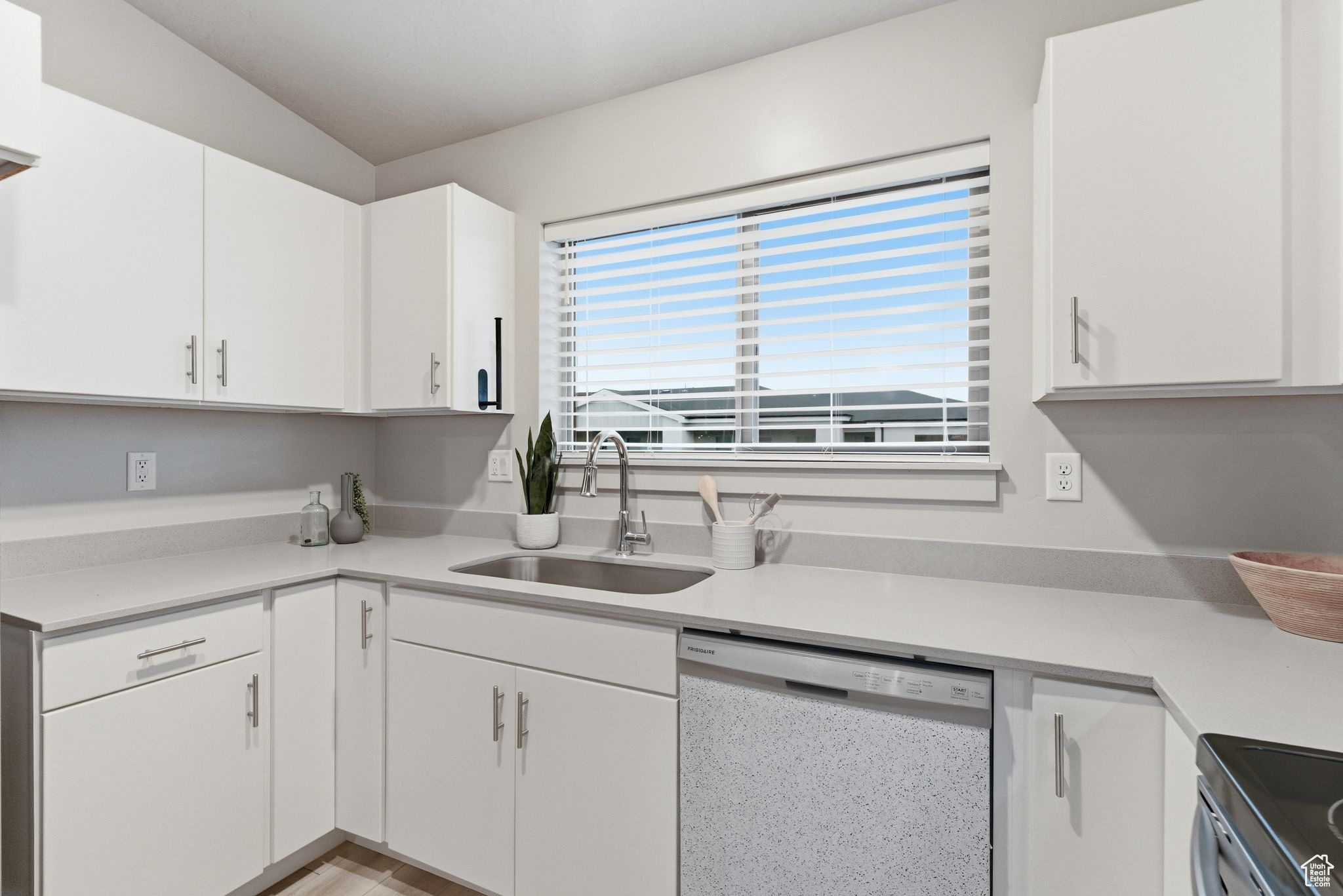 RED VISTA CONDOMINIUMS 1 - Residential