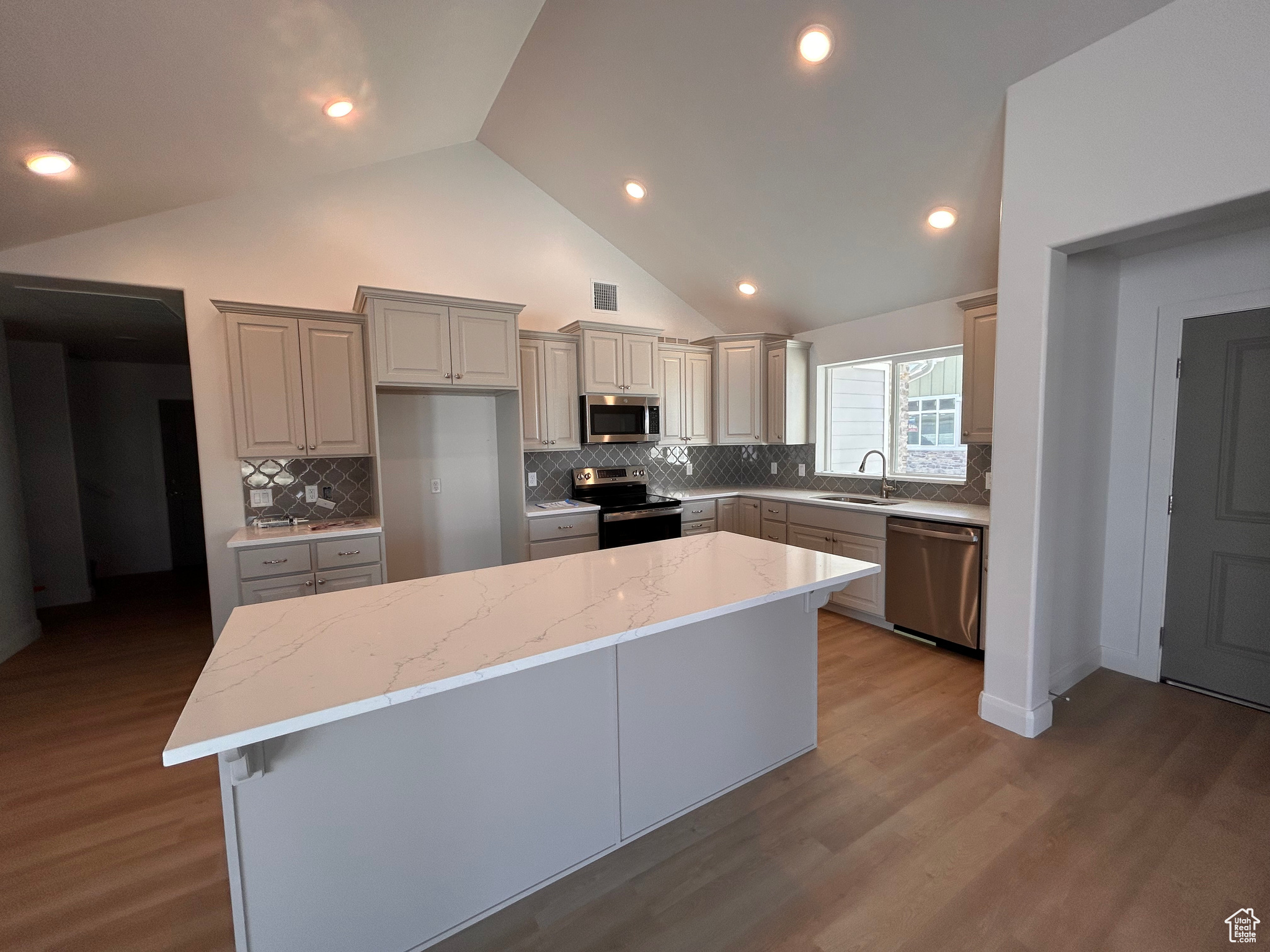9526 S Ember Glow Ct #C, South Jordan, Utah image 2