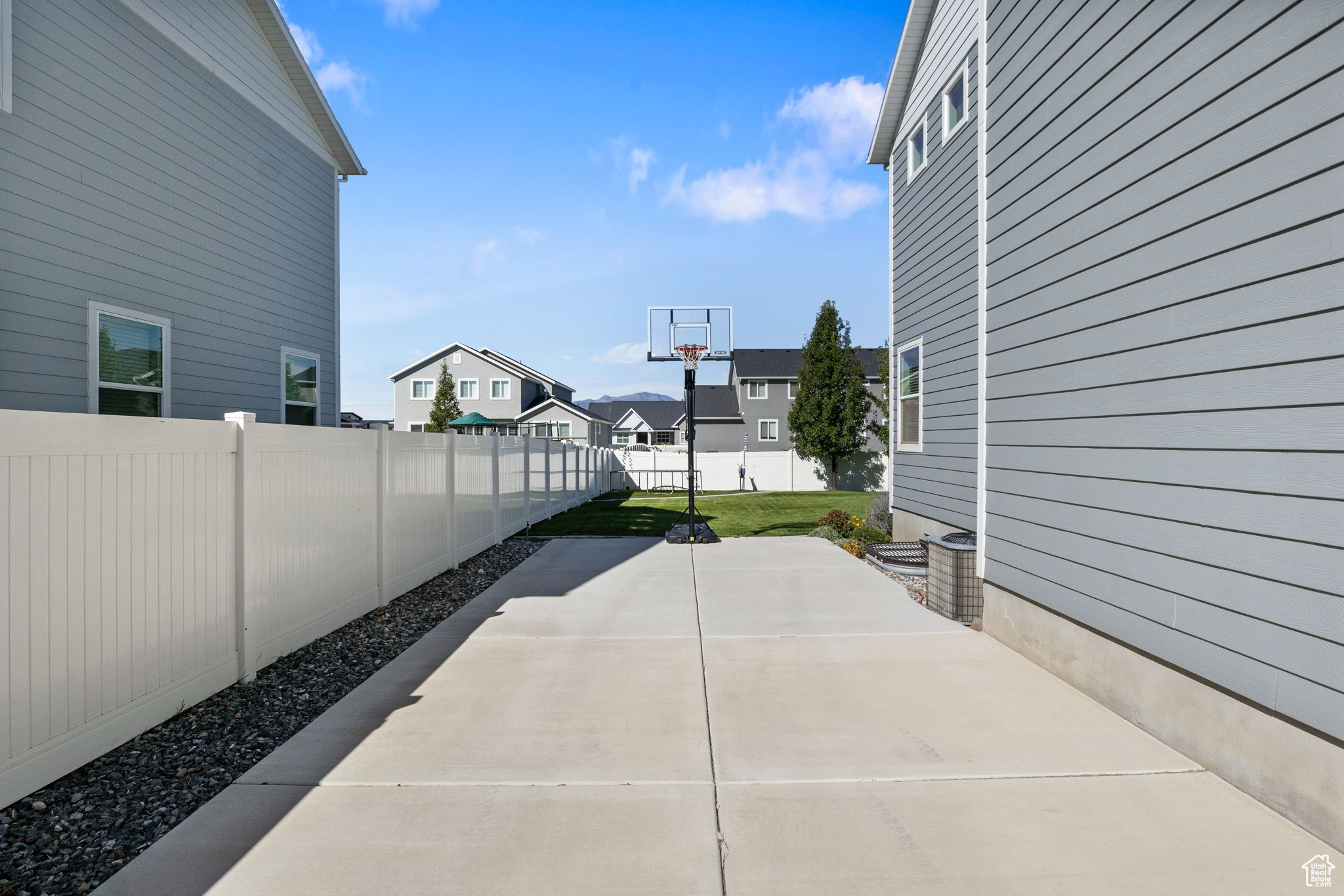 WILLOW PARK RIVER - Residential