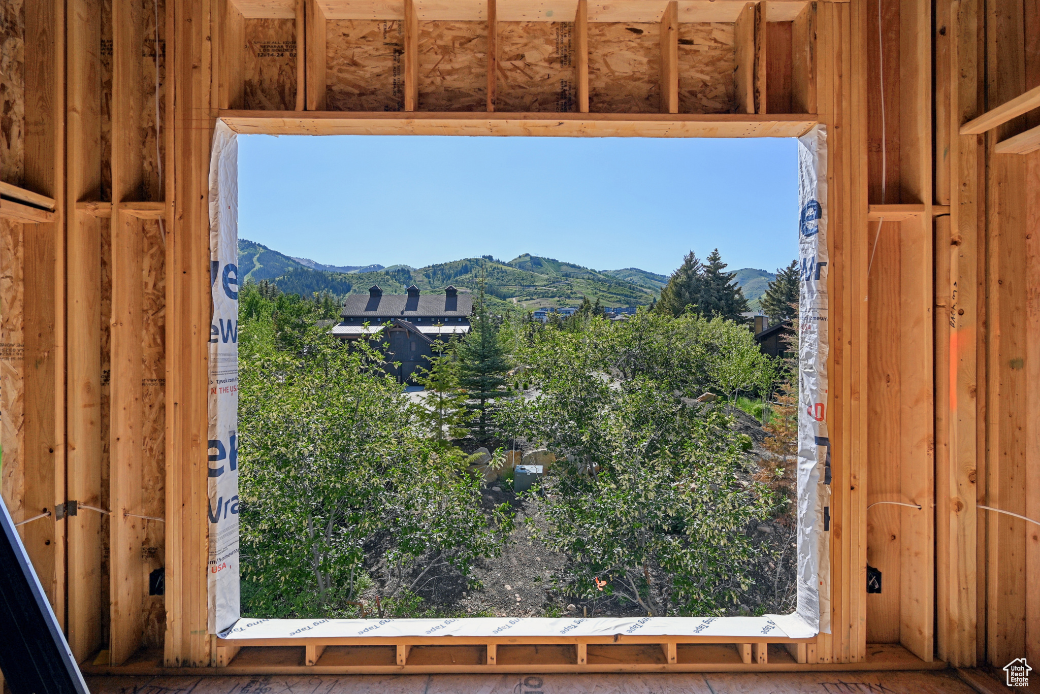 WHITEPINECANYONVILG - Residential