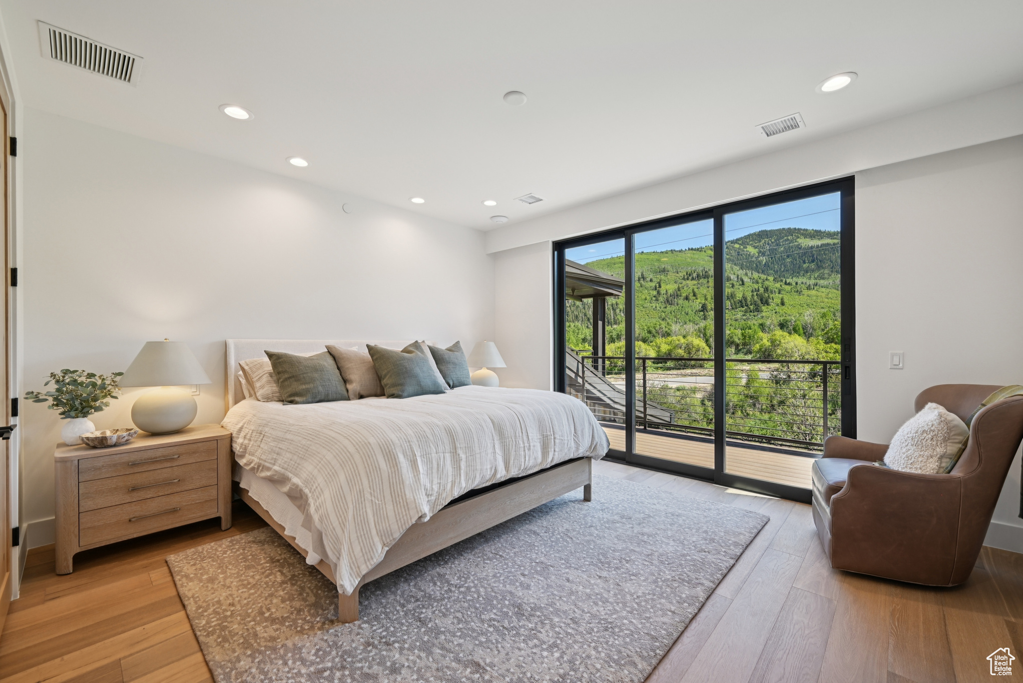 WHITEPINECANYONVILG - Residential