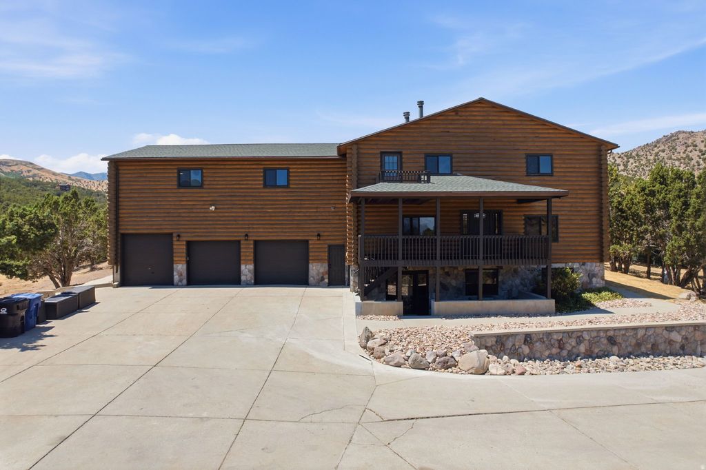 Photo of 7775 W MOUNTAIN TOP RD, Herriman, UT 84096 (MLS # 2174326)