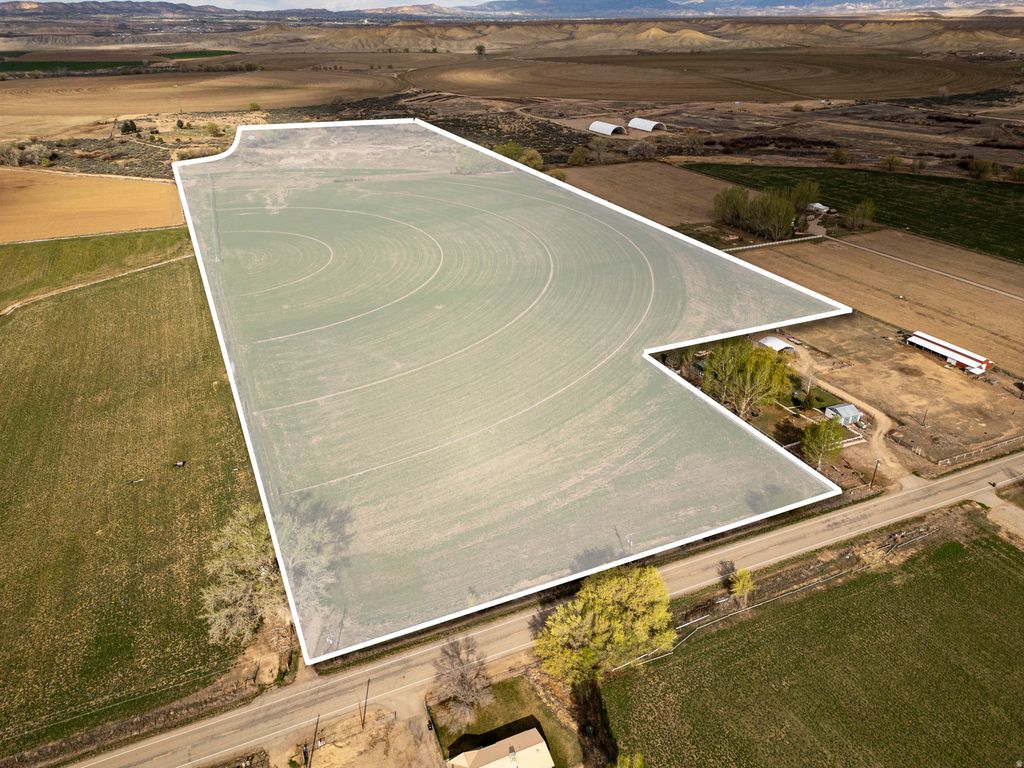 Photo of 5602 S 9500 E, Jensen, UT 84035 (MLS # 2149512)