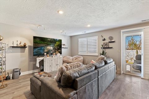 Tiny photo for 2064 S ORCHARD DR, Bountiful, UT 84010 (MLS # 2124872)