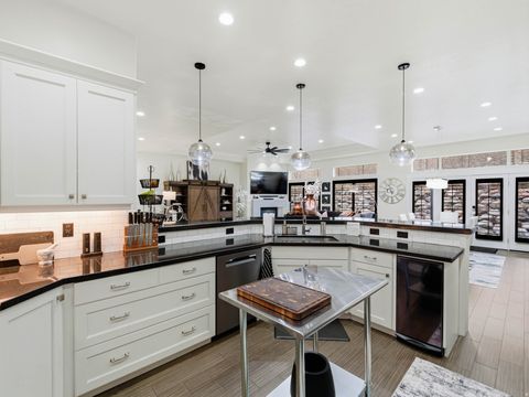 Tiny photo for 1154 E SUNSET DUNES WAY, Draper, UT 84020 (MLS # 2136798)