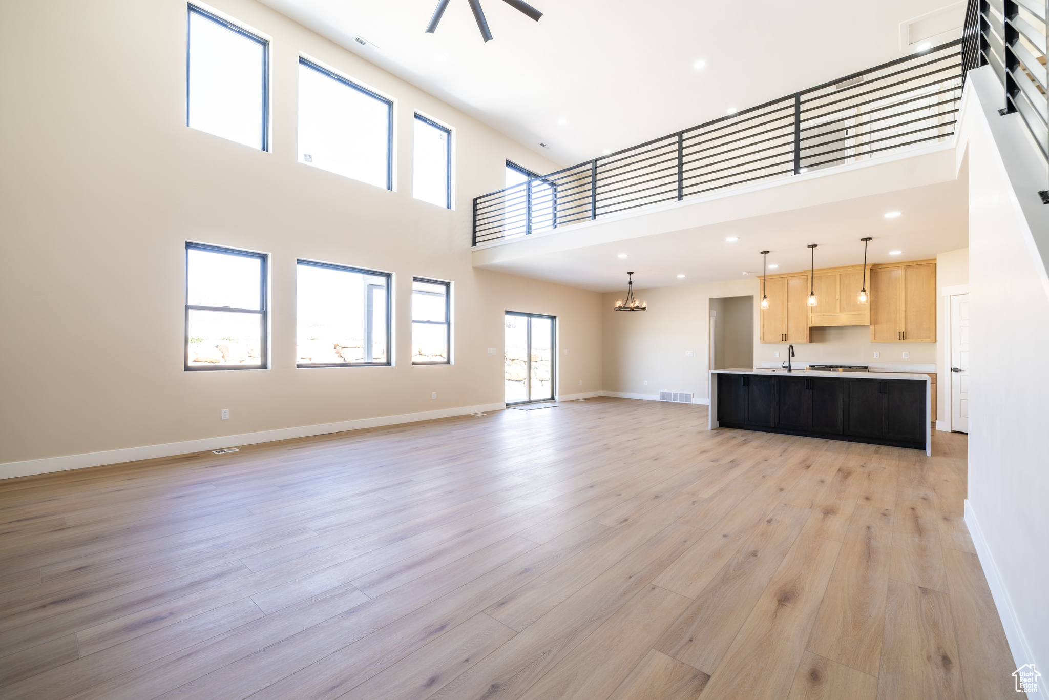 LAKE VIEW ESTATE - Residential