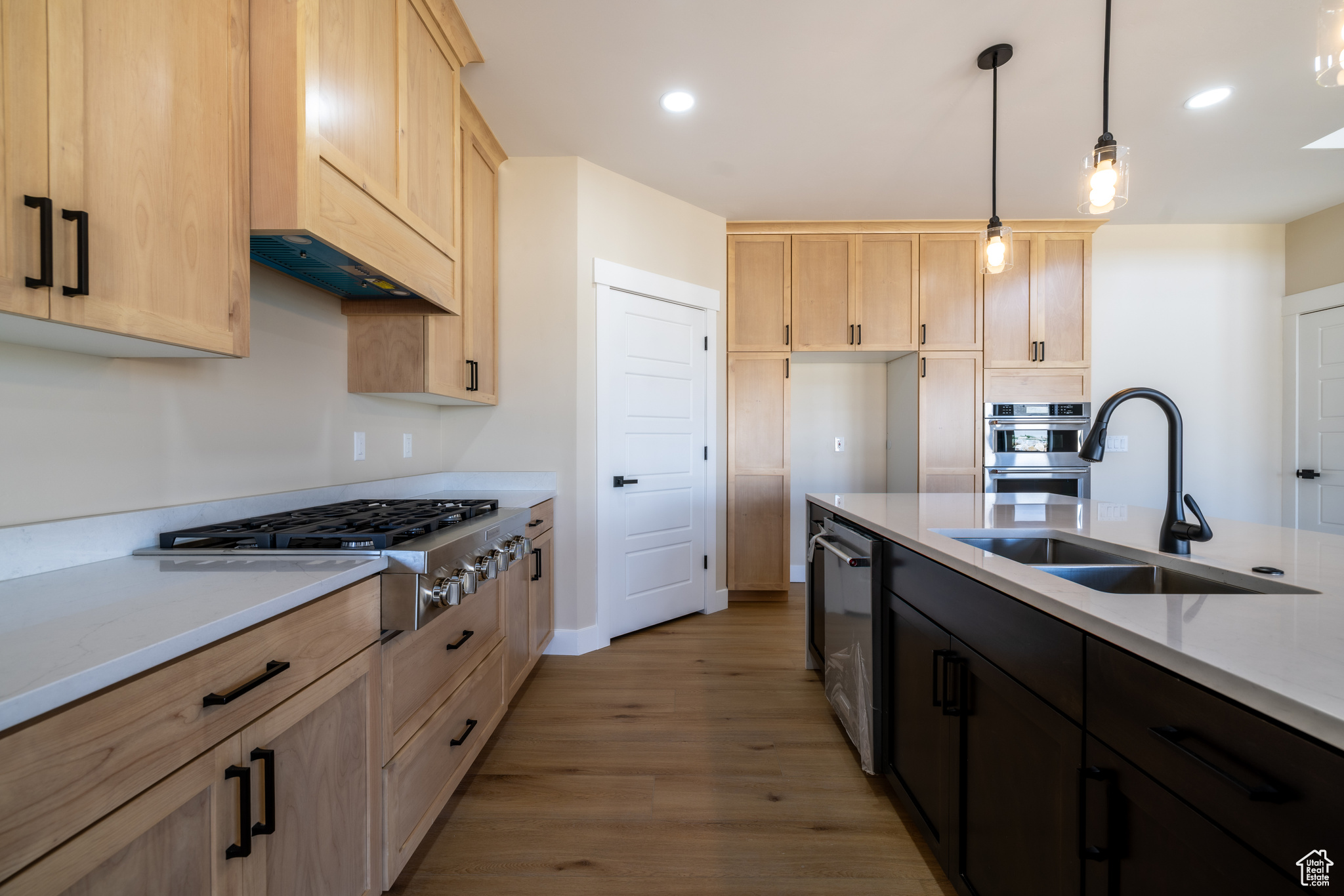 LAKE VIEW ESTATE - Residential