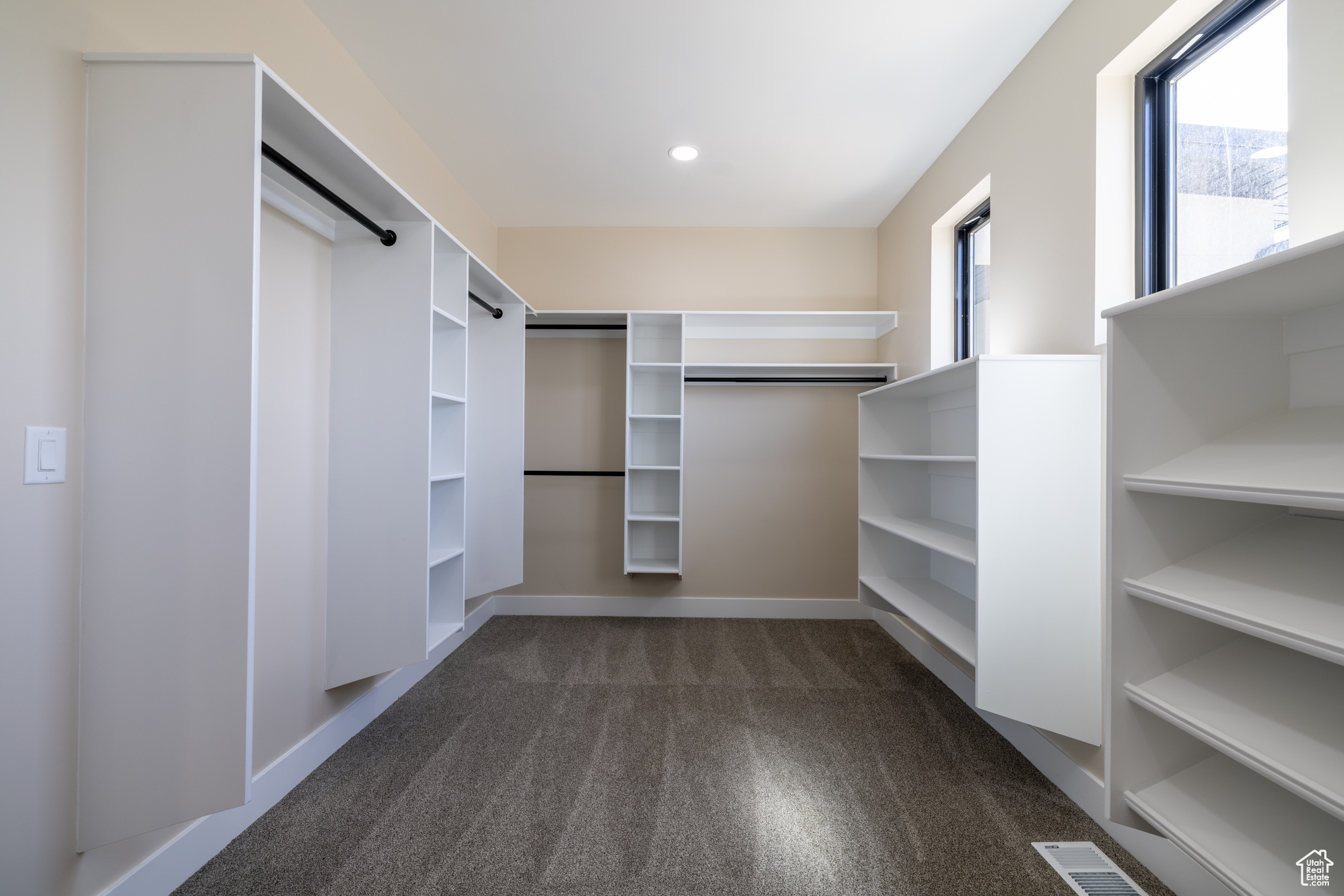 LAKE VIEW ESTATE - Residential