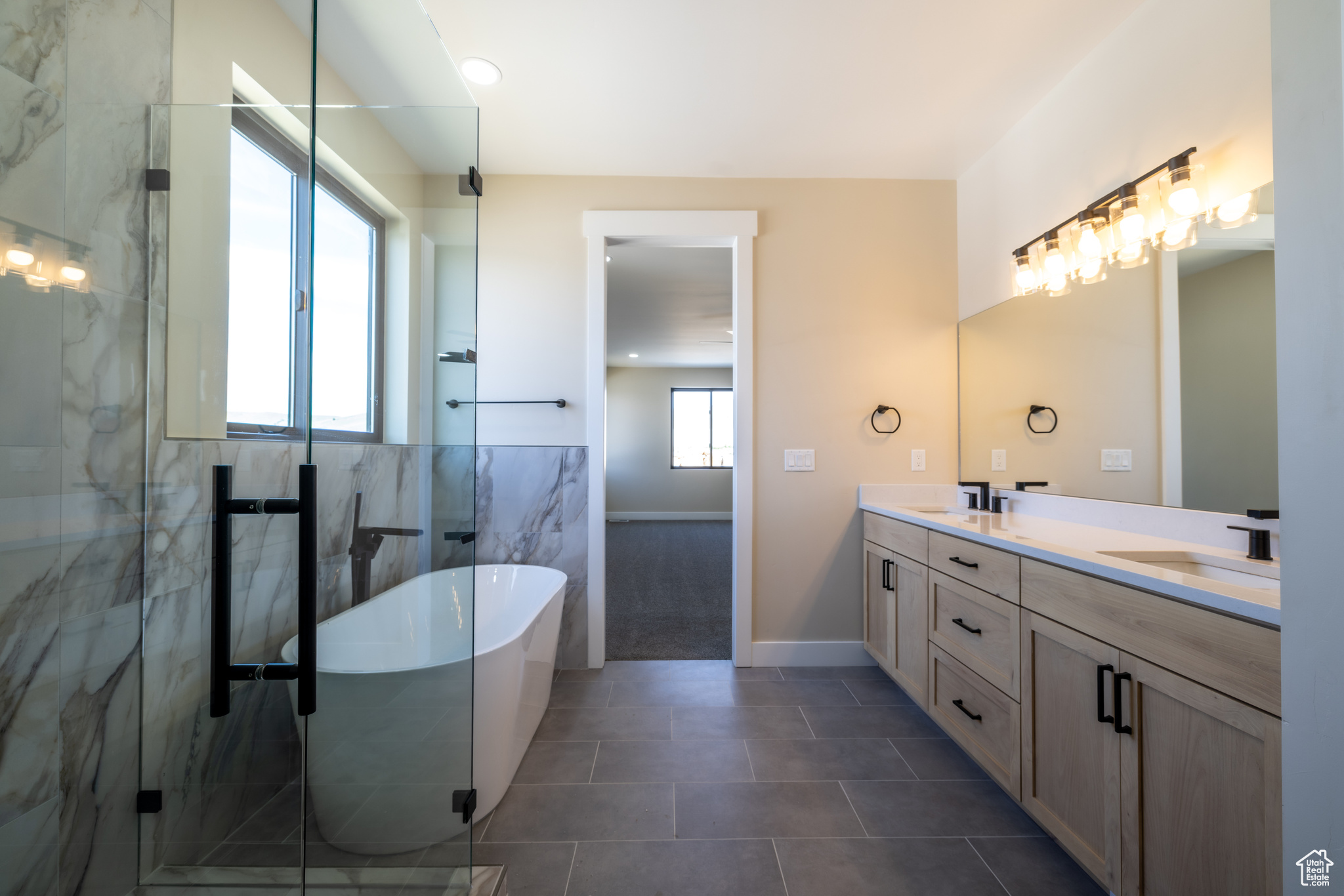 LAKE VIEW ESTATE - Residential