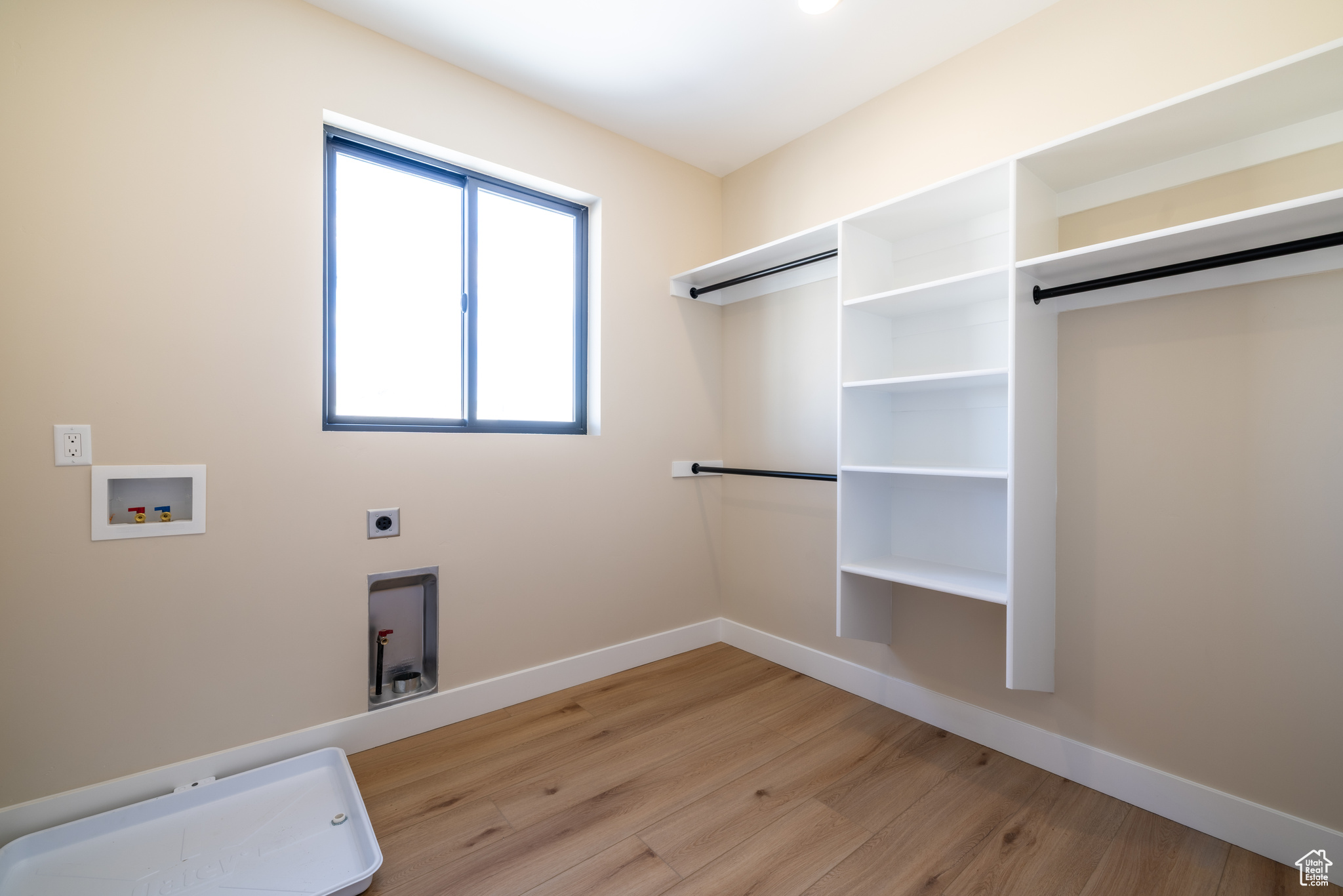 LAKE VIEW ESTATE - Residential