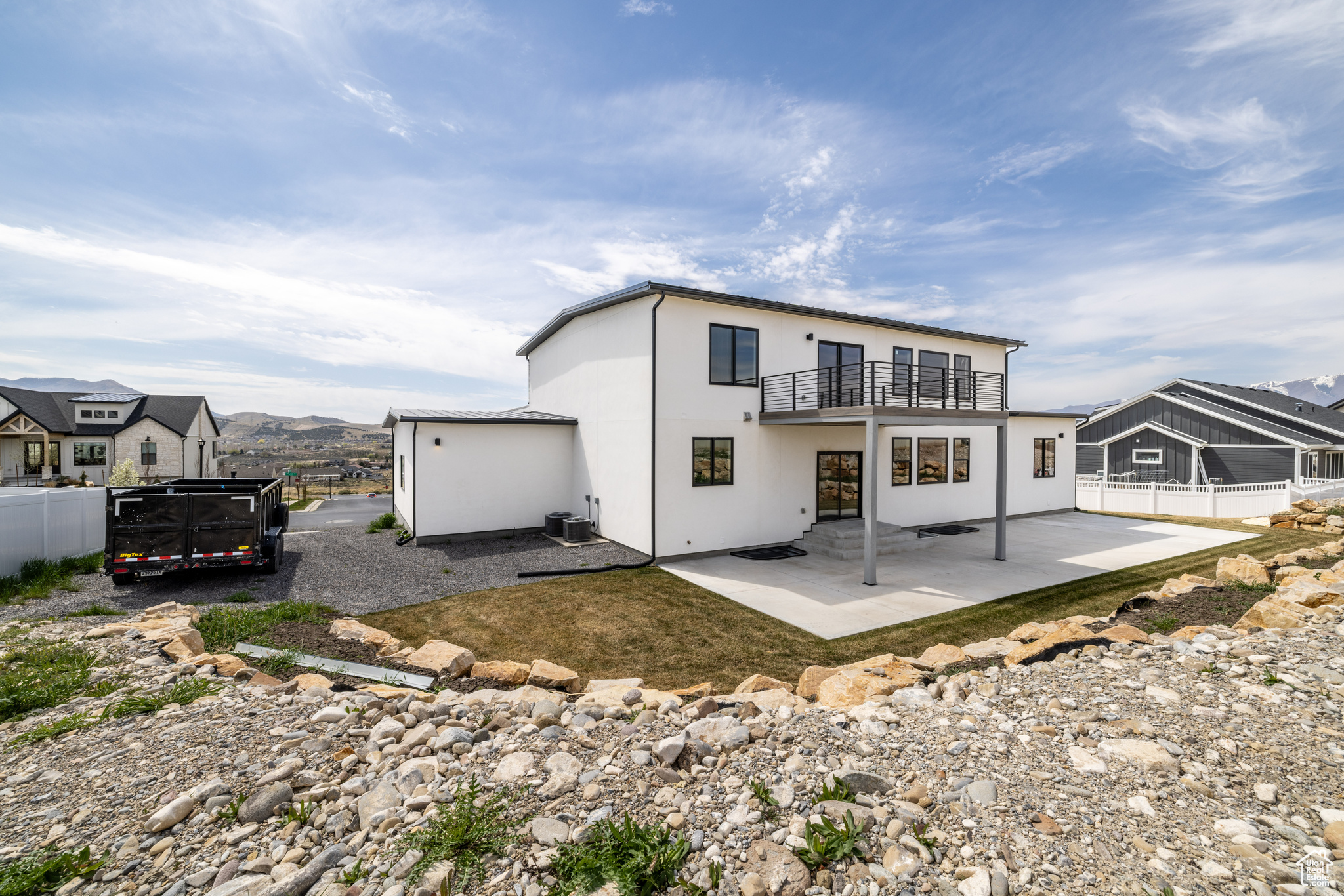 LAKE VIEW ESTATE - Residential