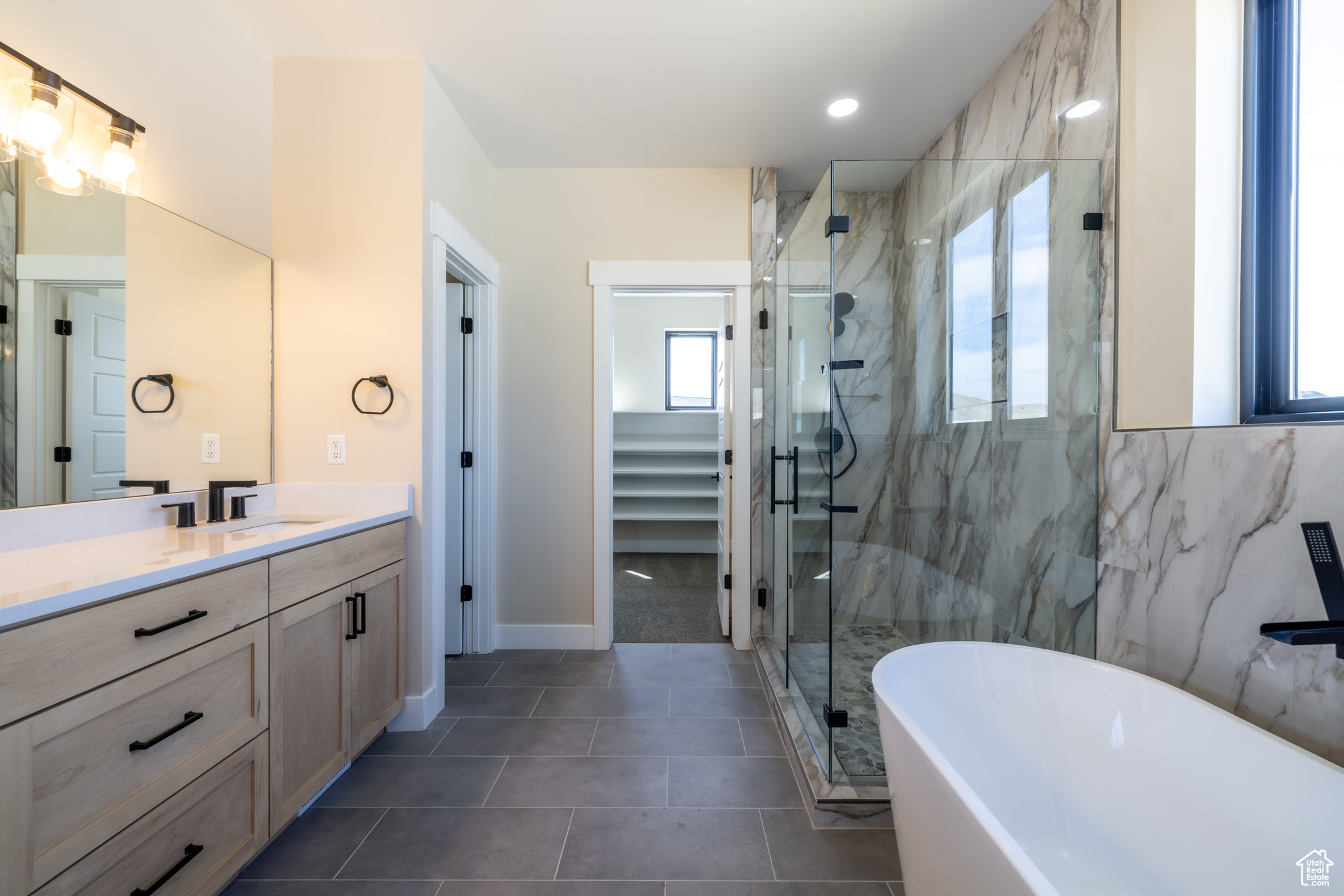 LAKE VIEW ESTATE - Residential