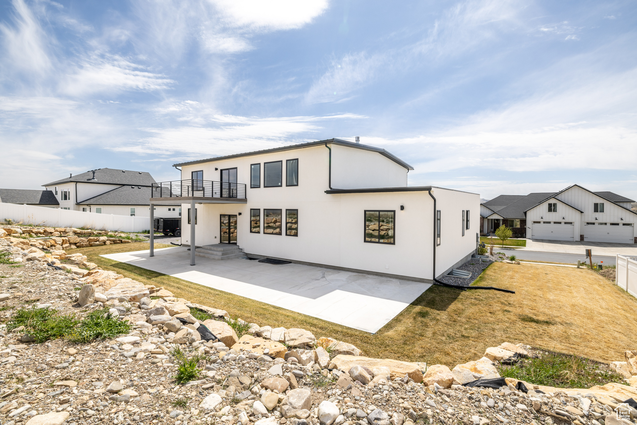 LAKE VIEW ESTATE - Residential