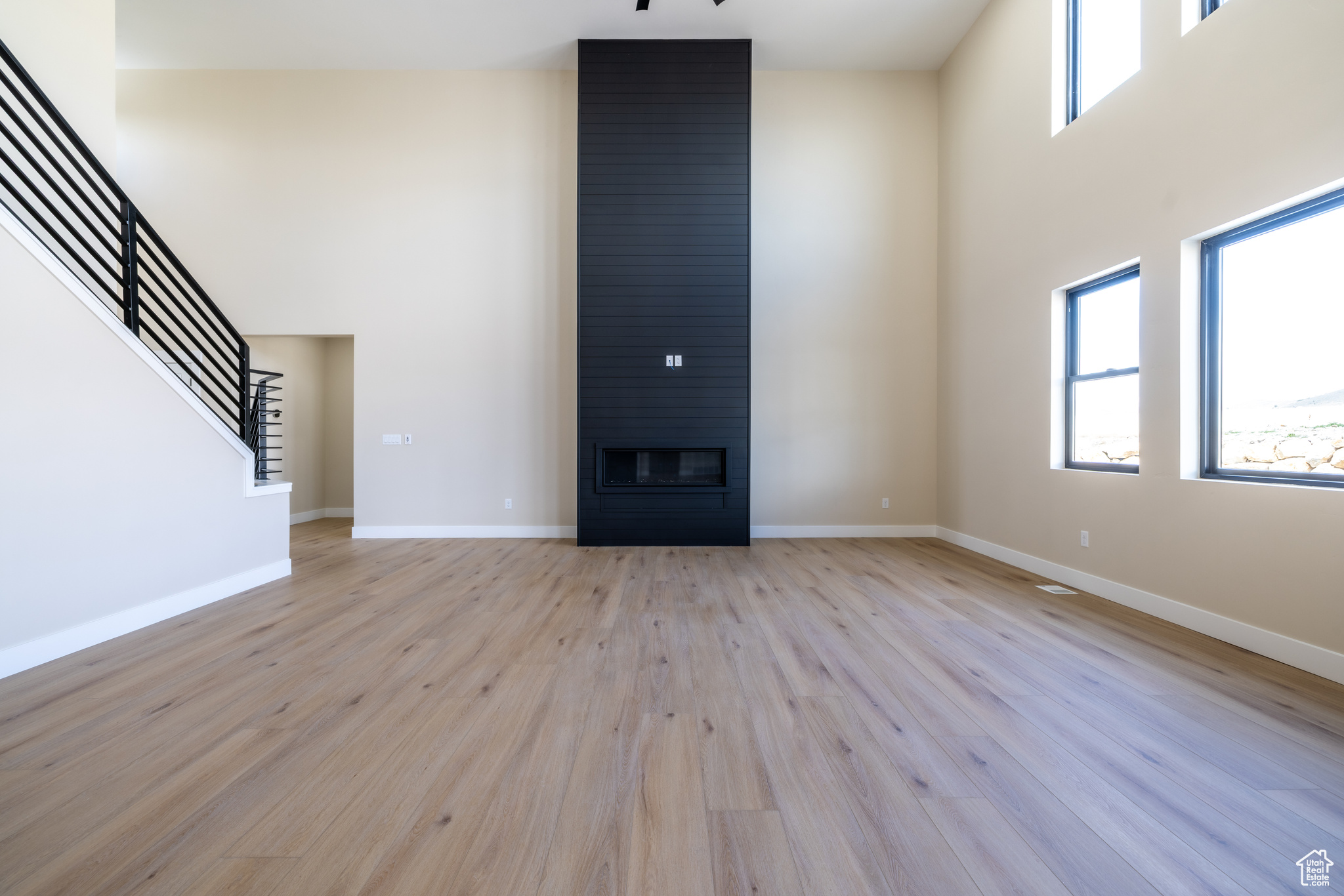 LAKE VIEW ESTATE - Residential