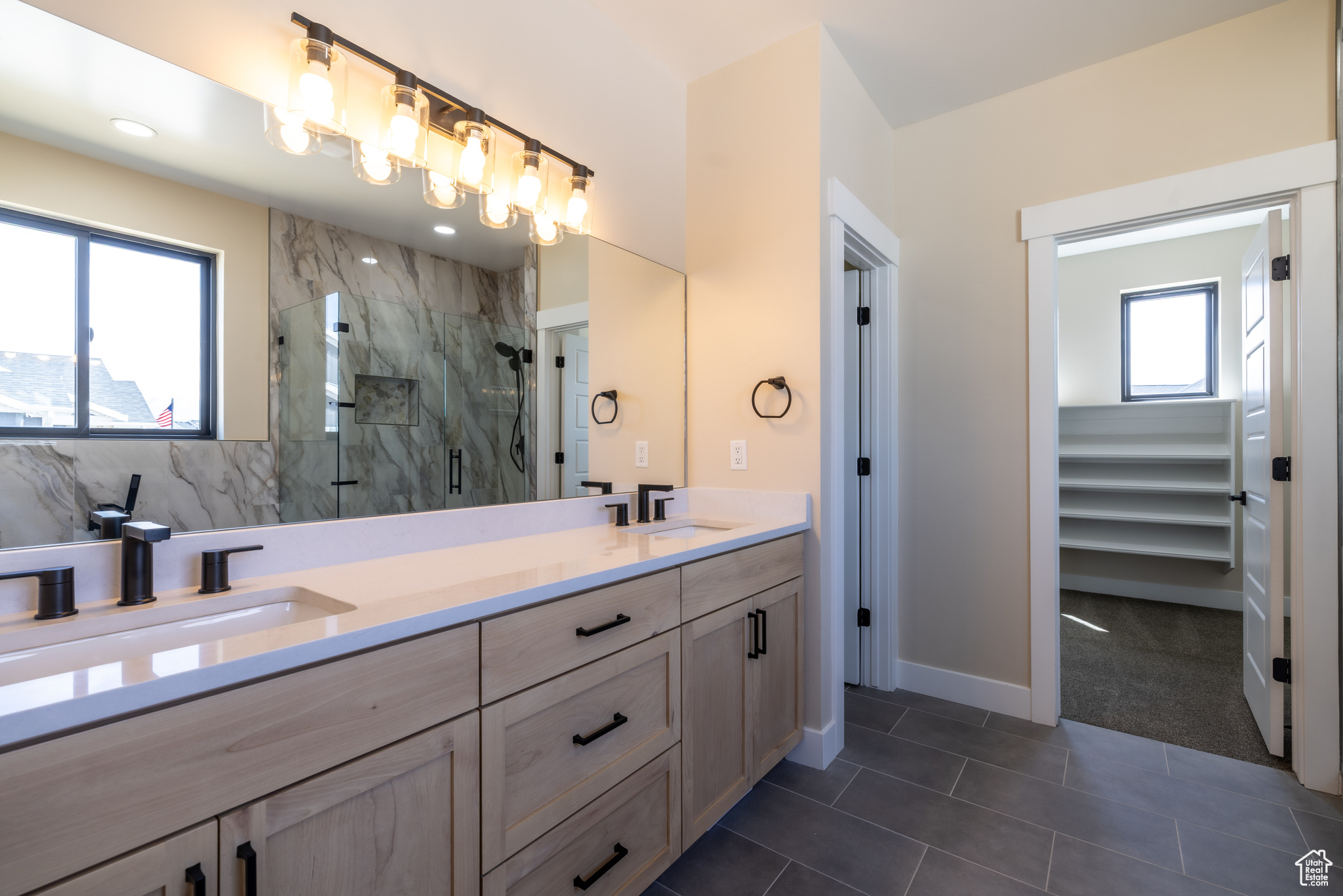 LAKE VIEW ESTATE - Residential