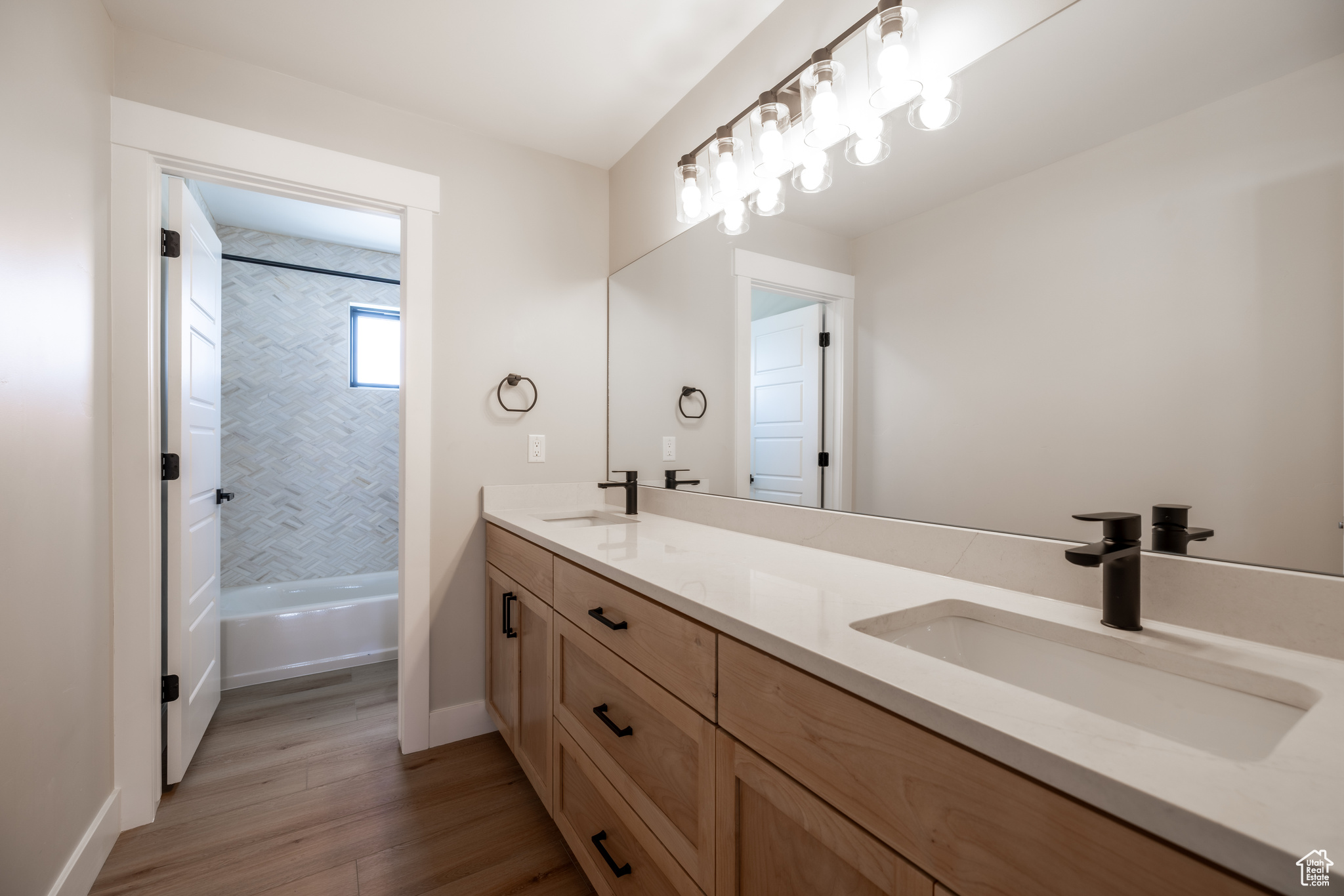 LAKE VIEW ESTATE - Residential