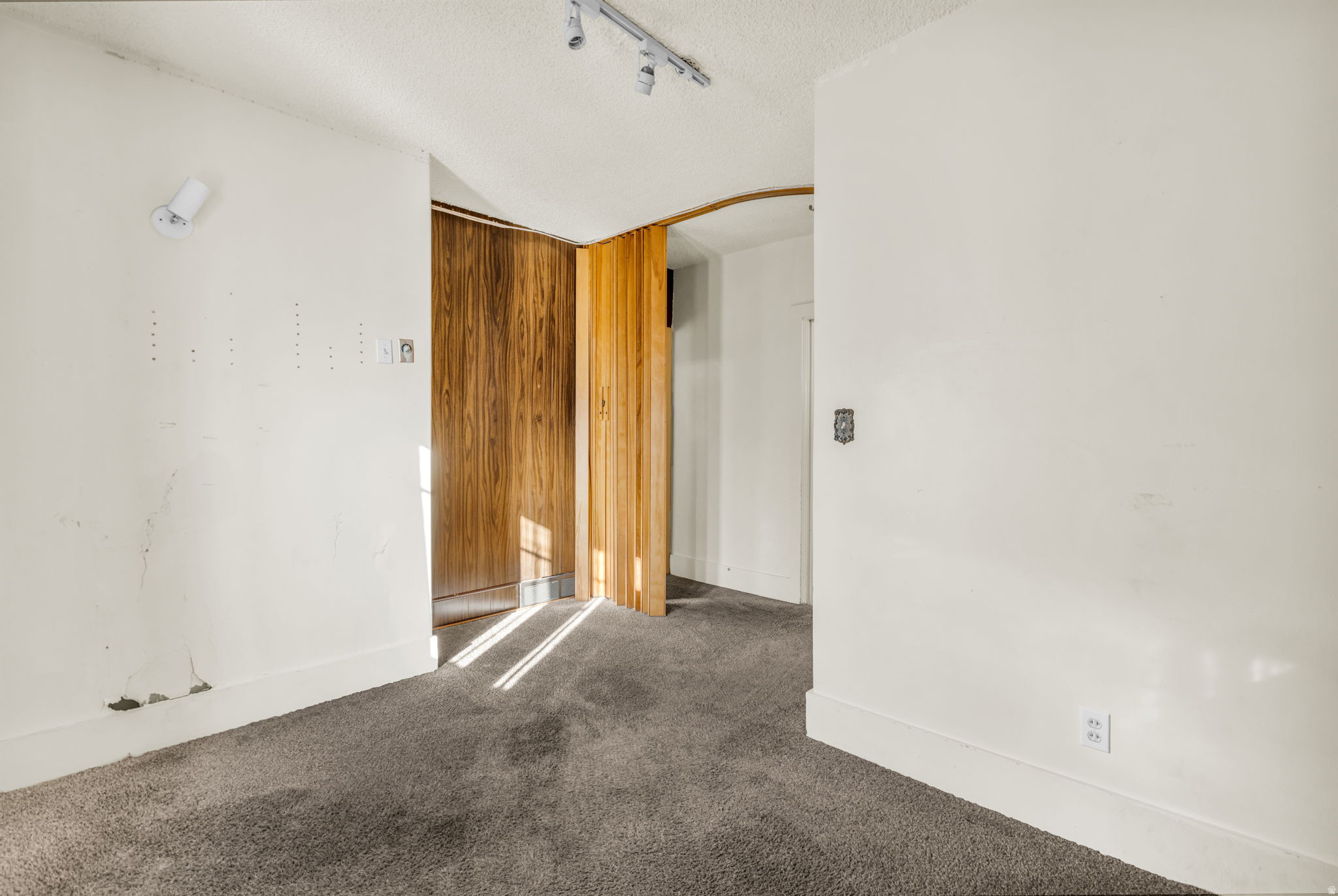 CAPITOL - Residential