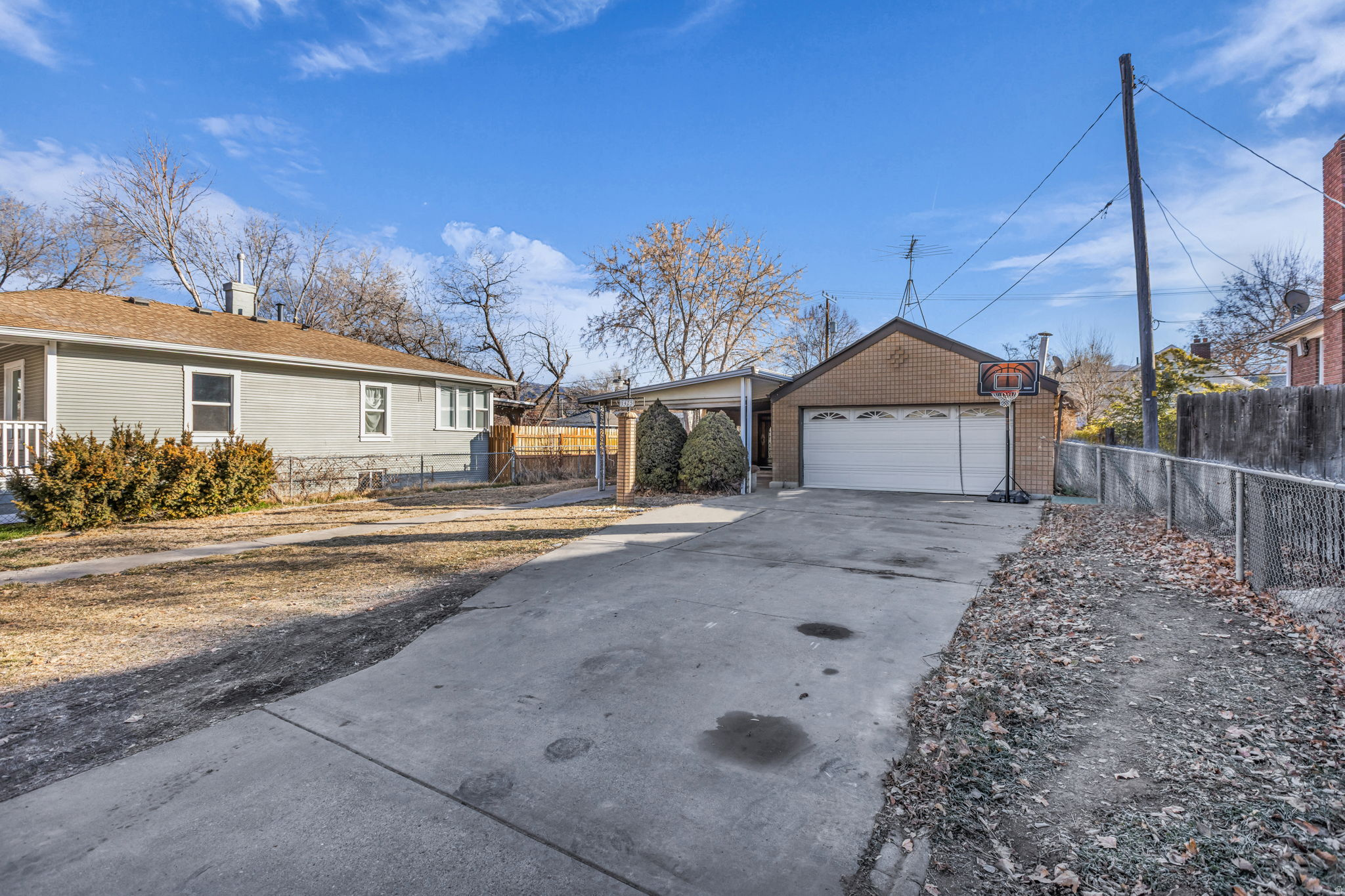 CAPITOL - Residential