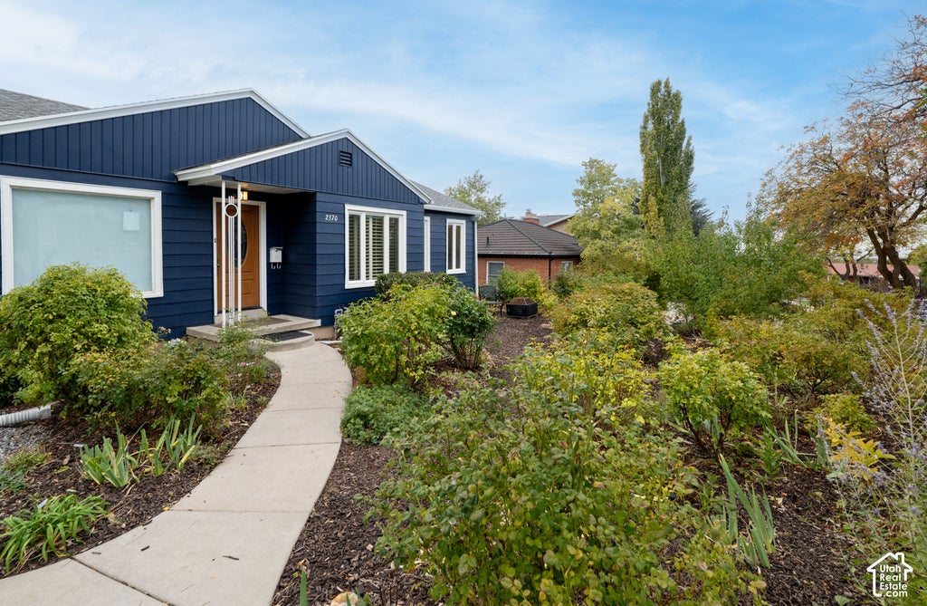 Photo of 2370 E LOGAN WAY, Salt Lake City, UT 84108 (MLS # 2192412)