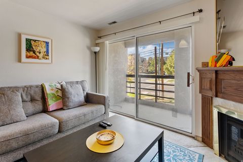 Photo of 207 S 600 E #2E, Salt Lake City, UT 84102 (MLS # 2127531)