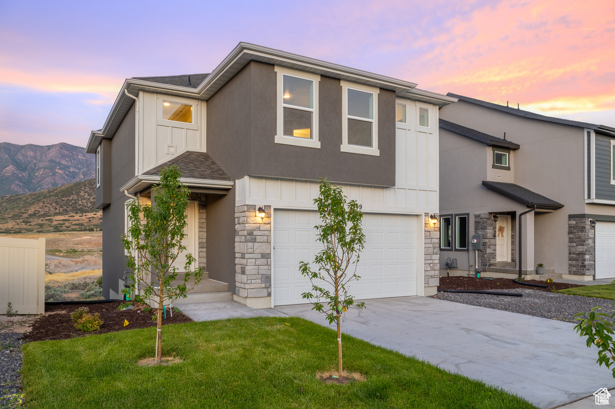 THE HILLS - Residential