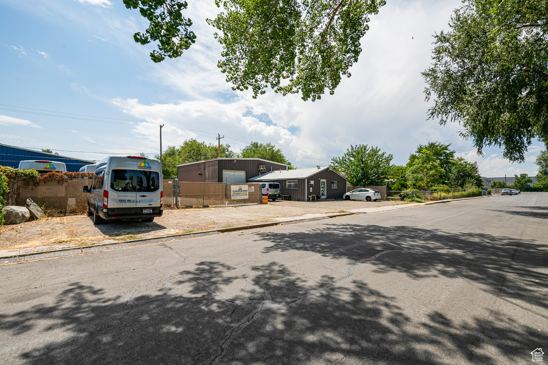 LINCOLN - Commercial Sale