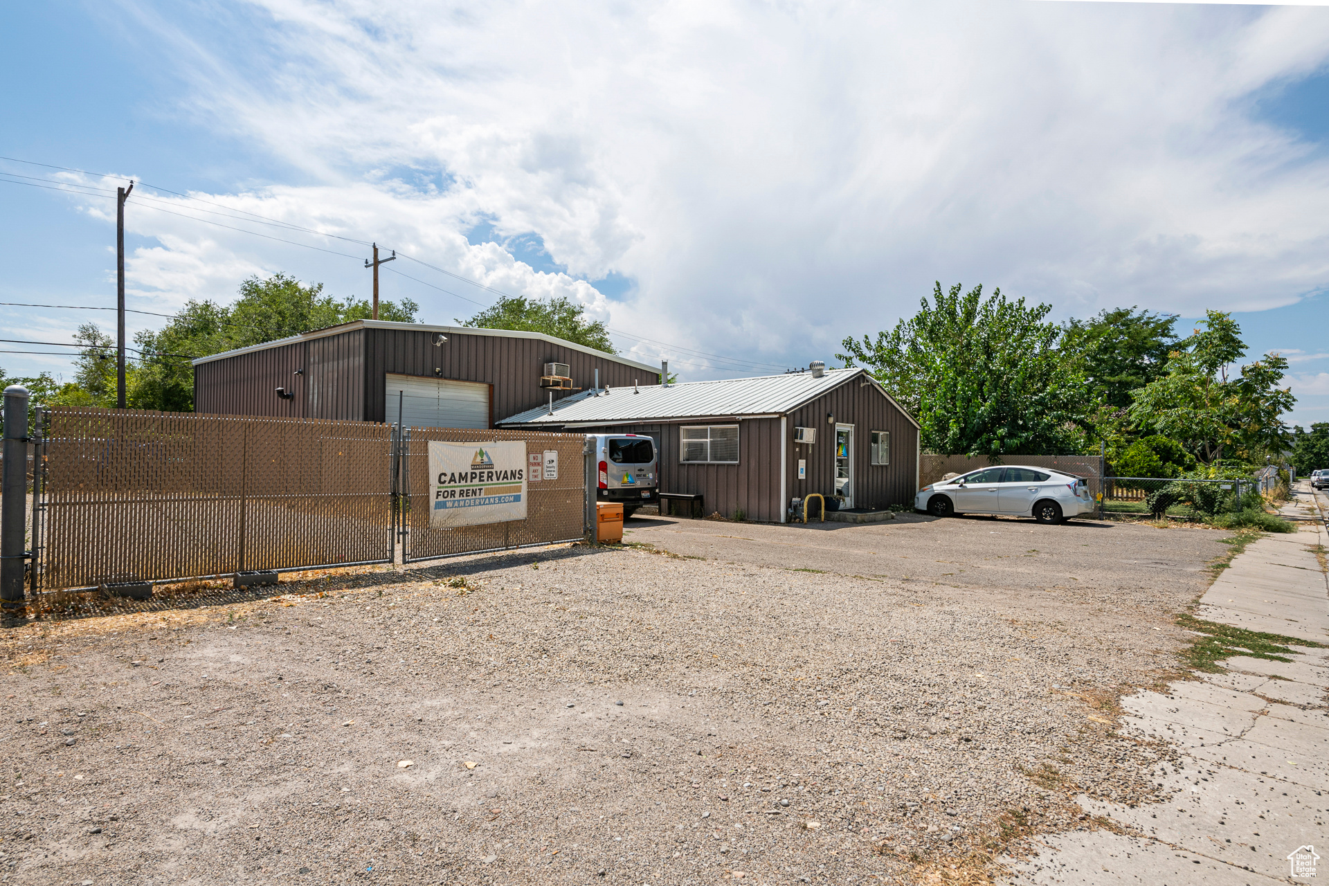 LINCOLN - Commercial Sale