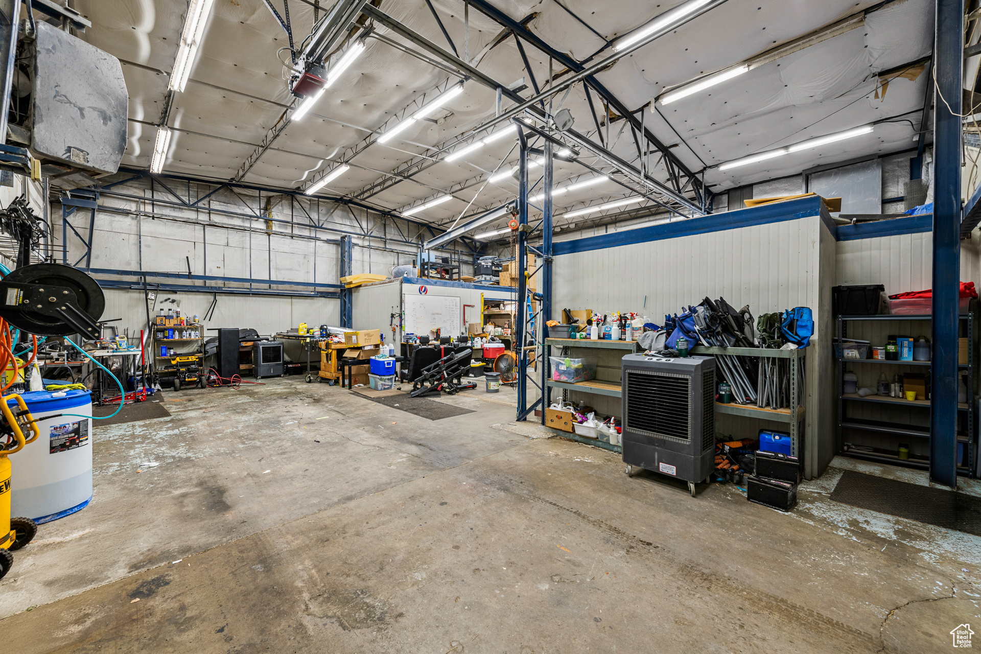 LINCOLN - Commercial Sale