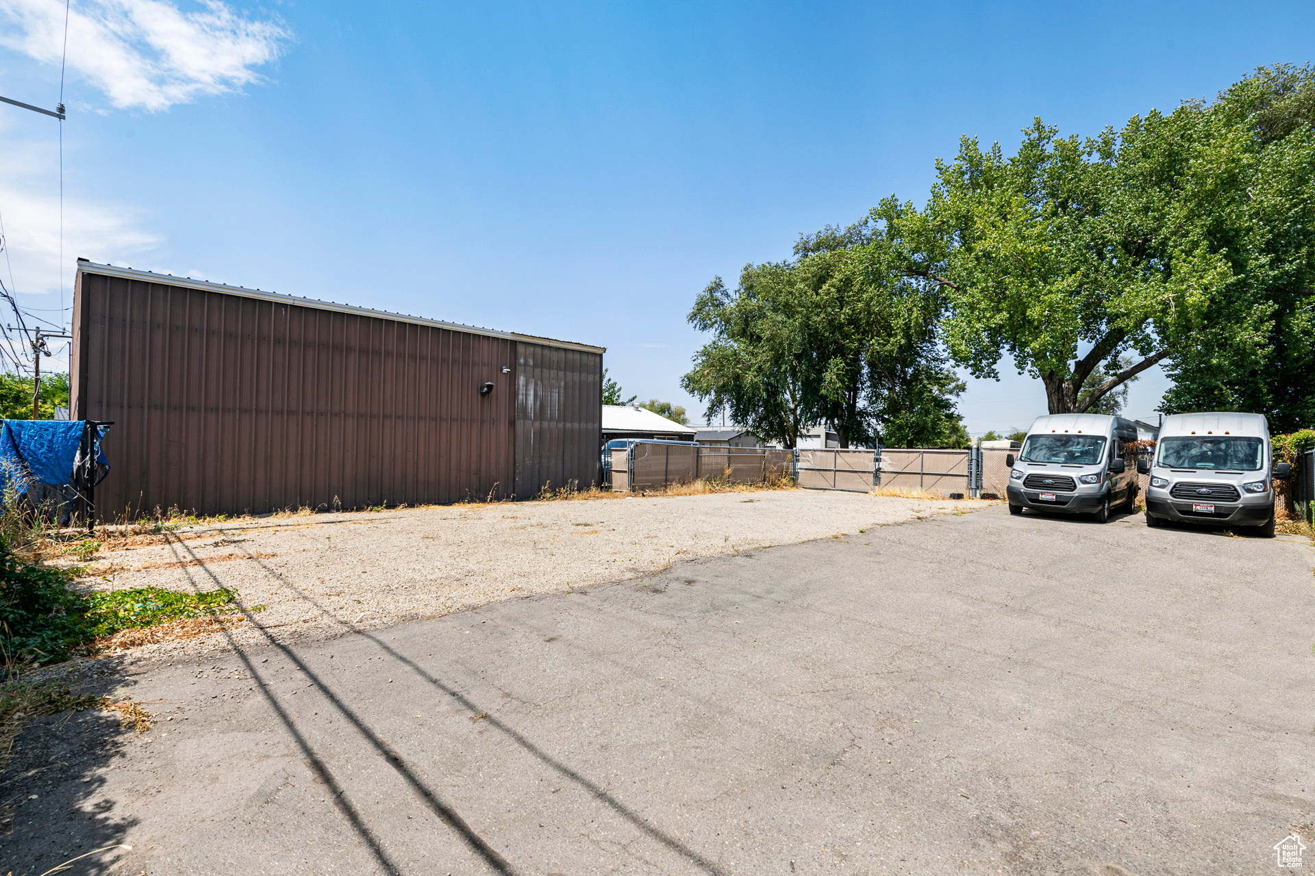 LINCOLN - Commercial Sale