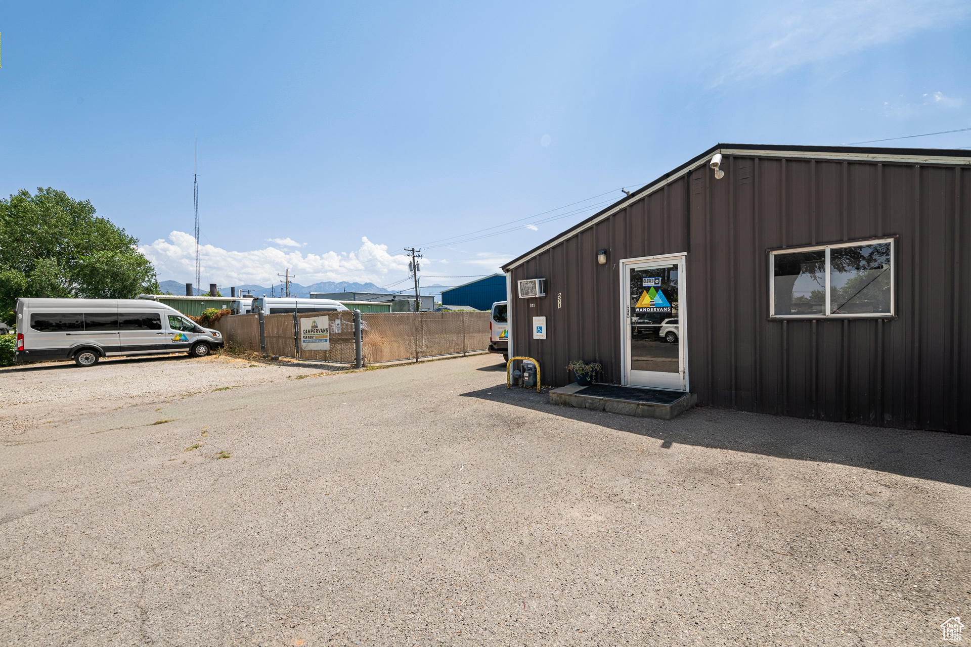 LINCOLN - Commercial Sale
