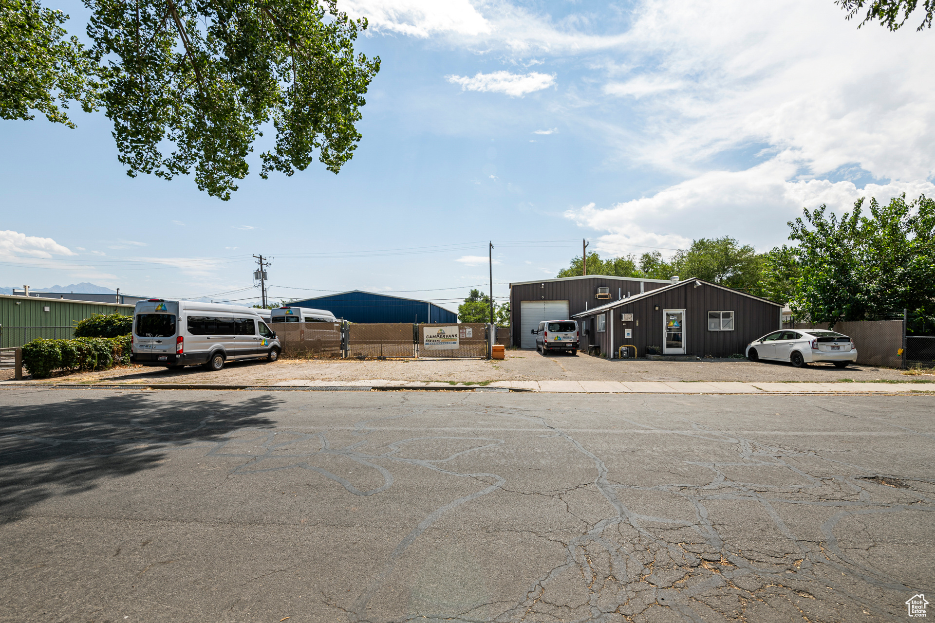 LINCOLN - Commercial Sale