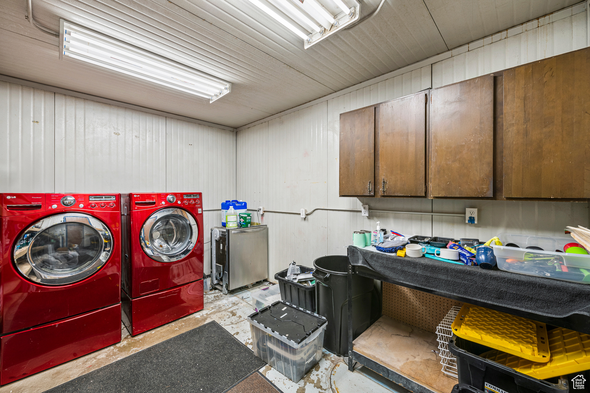 LINCOLN - Commercial Sale