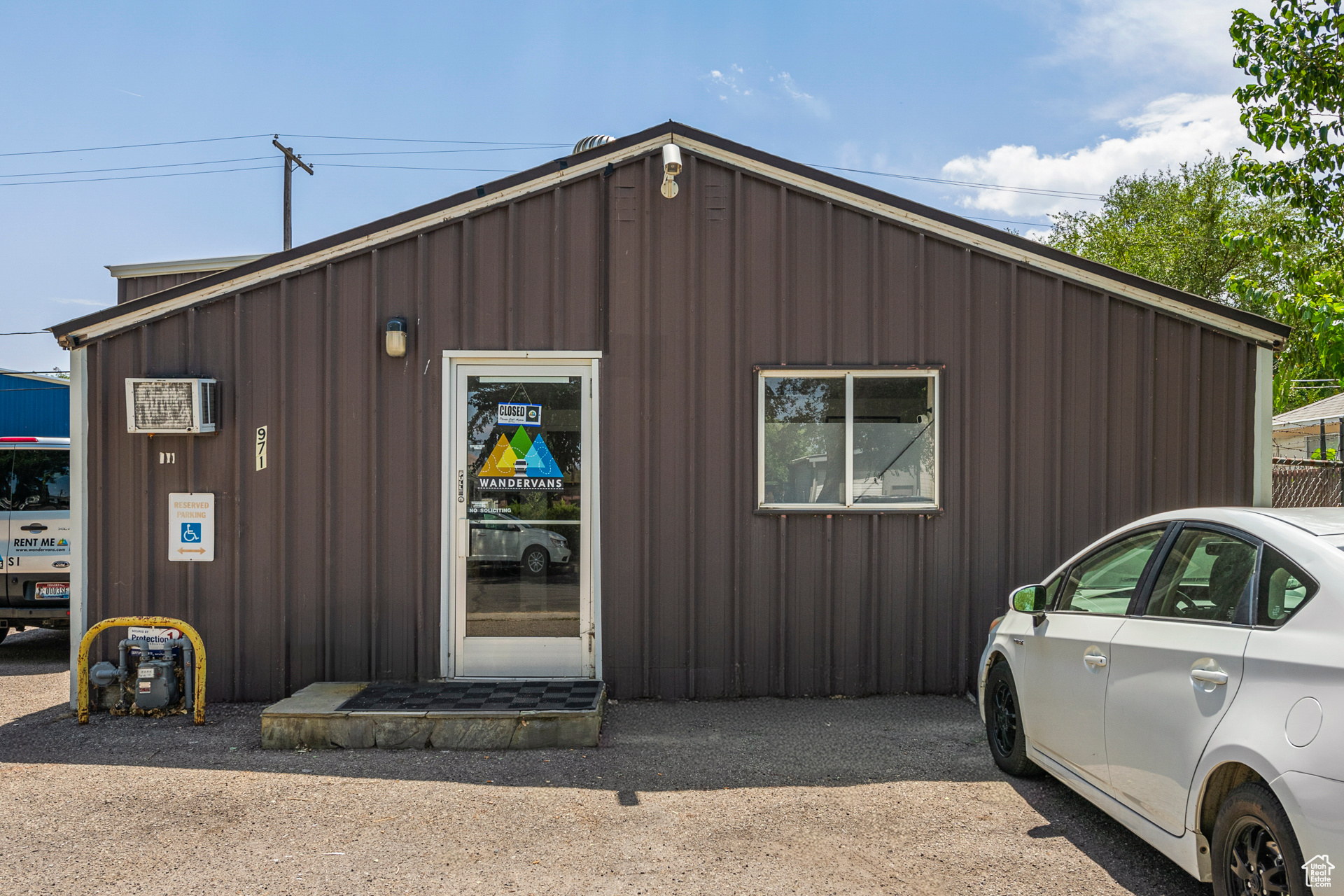 LINCOLN - Commercial Sale